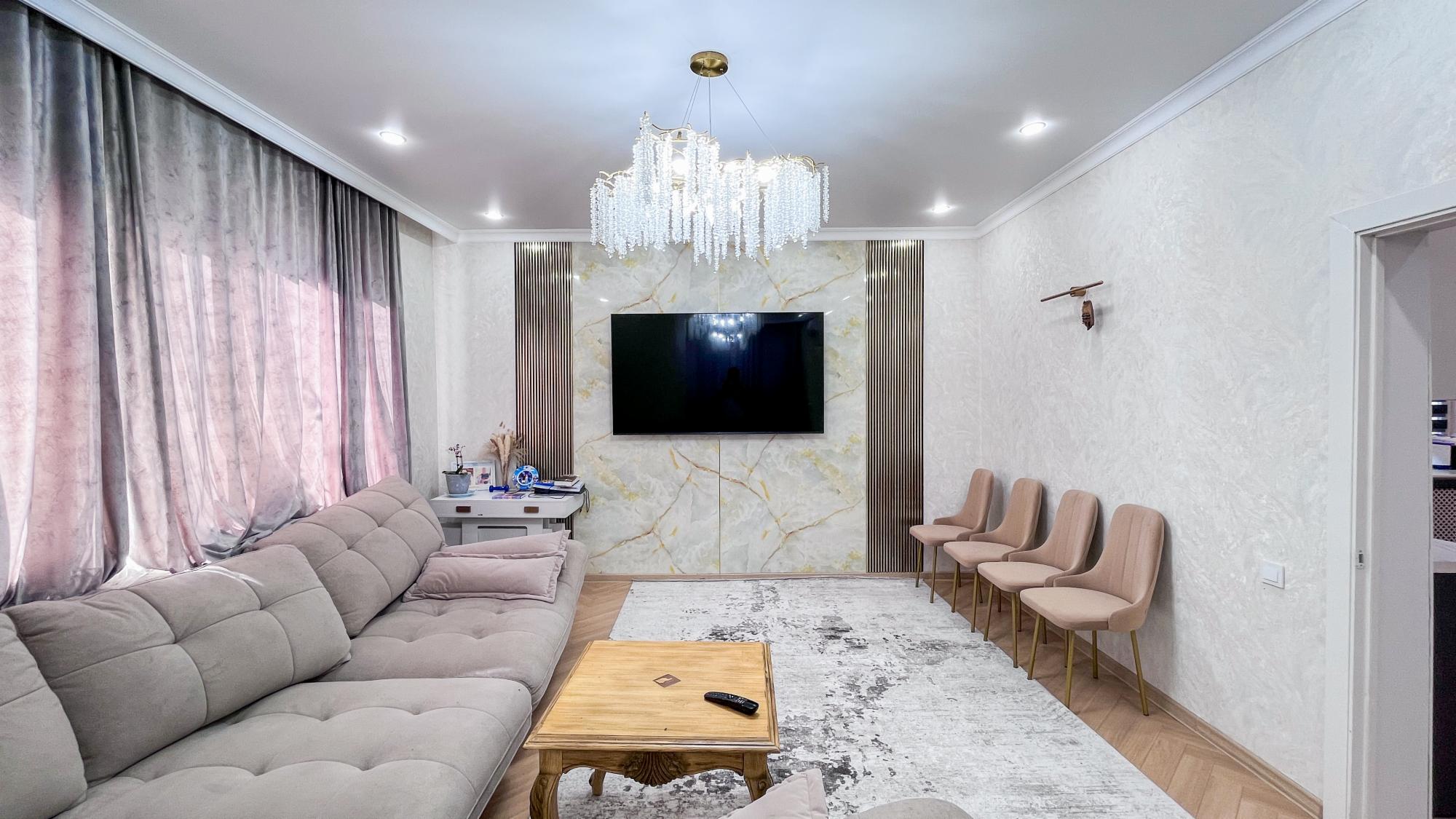 5-комнантный квартира, 200.0 м²,Рустембекова за 64 000 000