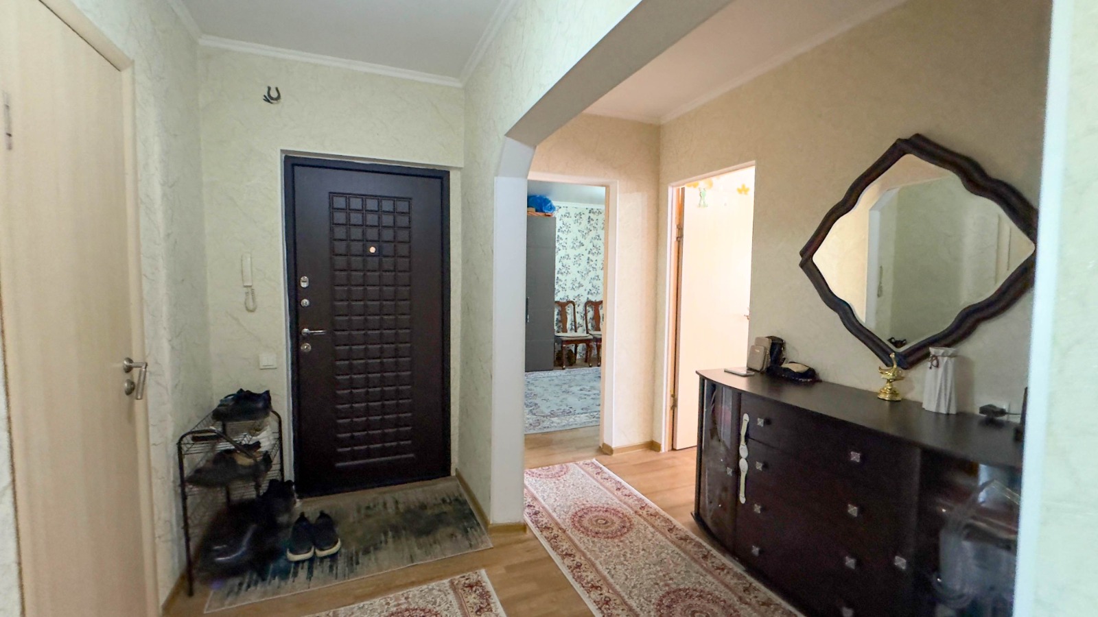 4-комнантная квартира, 90.0 м²,Радищева за 24 700 000