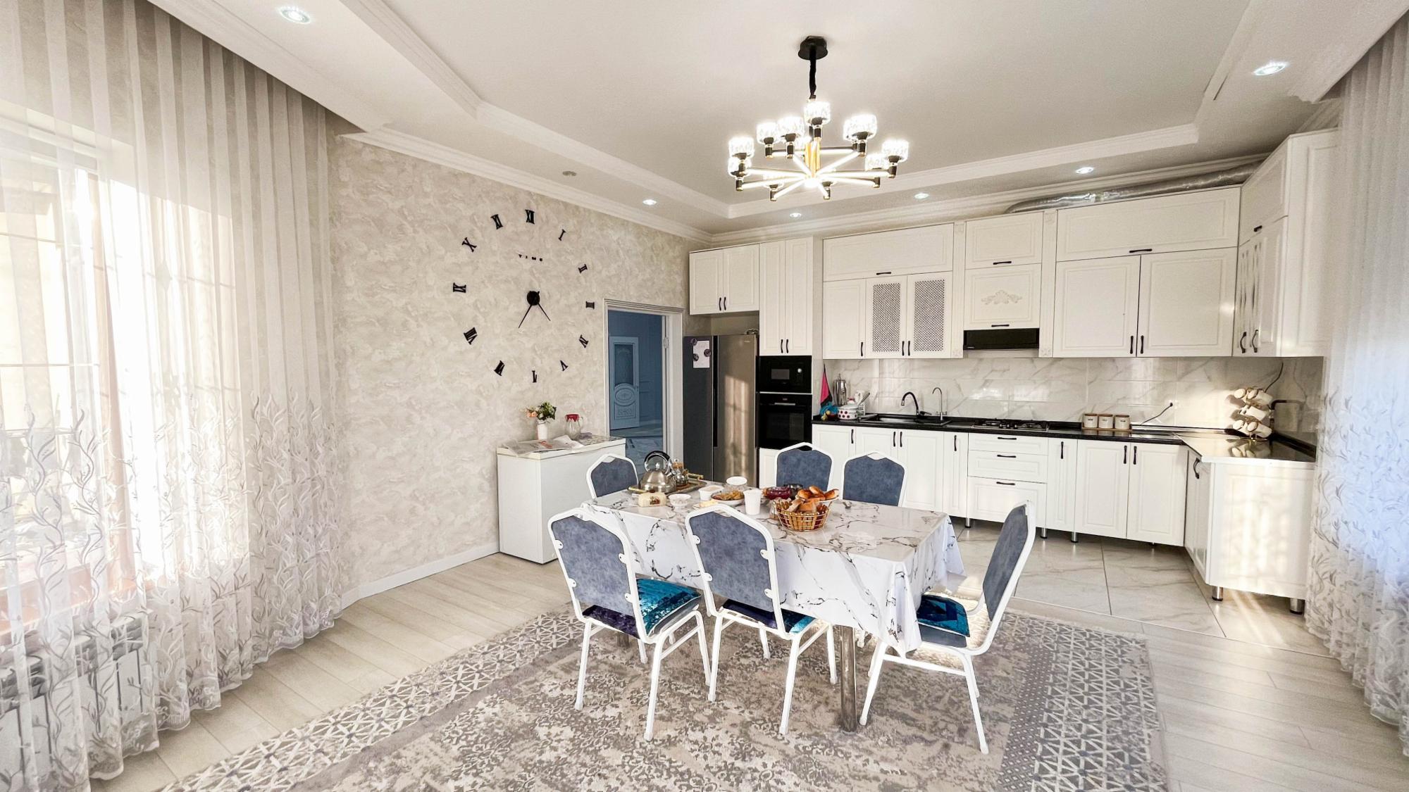 5-комнантный квартира, 226.0 м²,Амангельды за 45 000 000