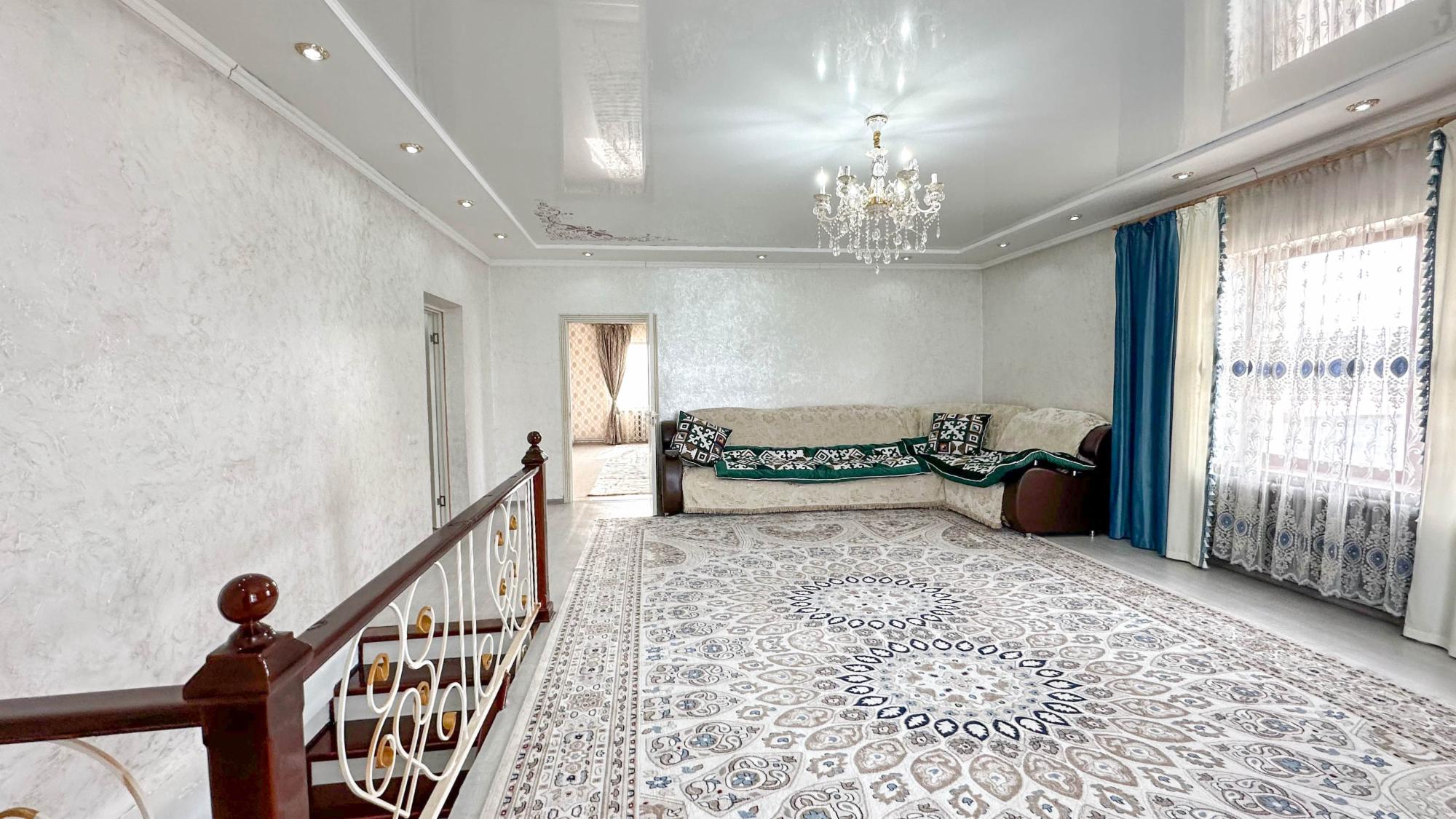 9-комнантный квартира, 300.0 м²,Алмалыбак за 87 000 000