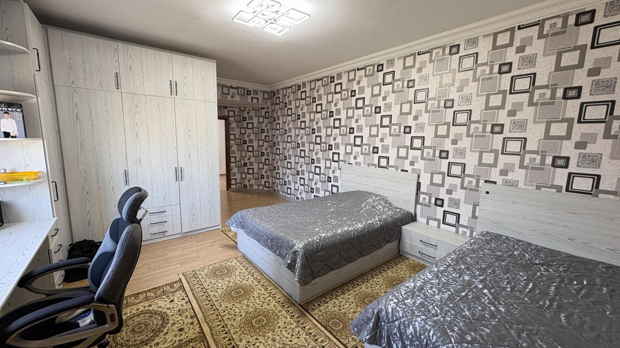 6-комнантный квартира, 300.0 м²,Талдыкорганская за 115 000 000