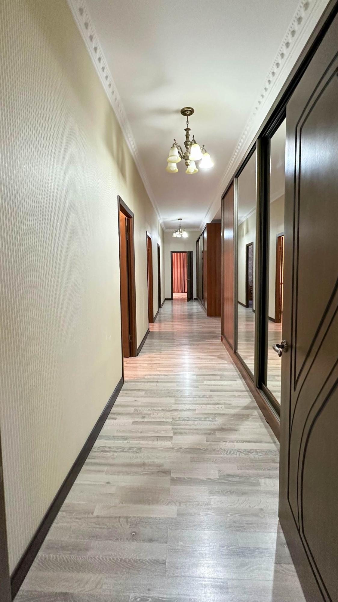 7-комнантный квартира, 232.8 м²,Алимжанова за 65 000 000