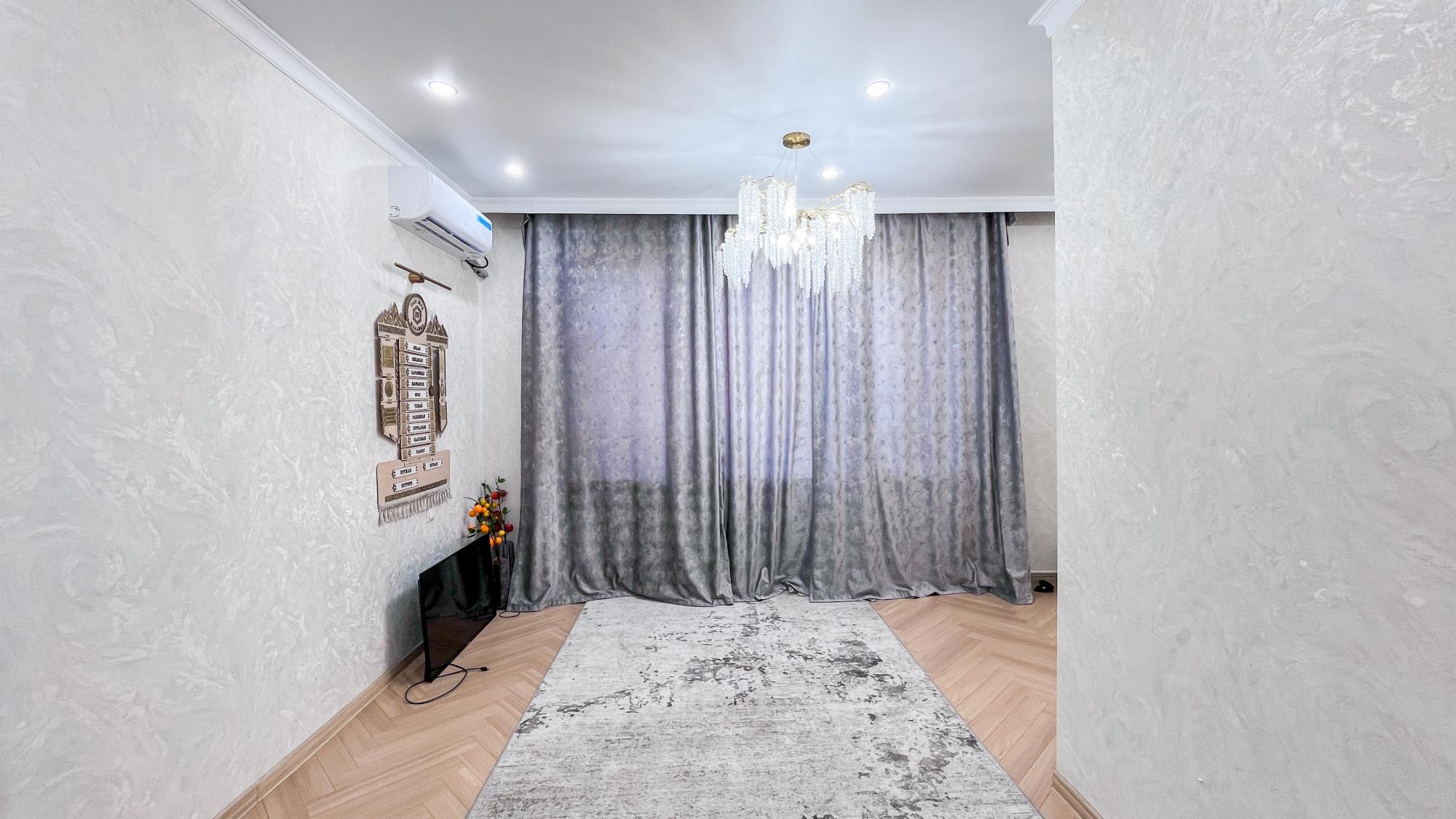 5-комнантный квартира, 200.0 м²,Рустембекова за 64 000 000