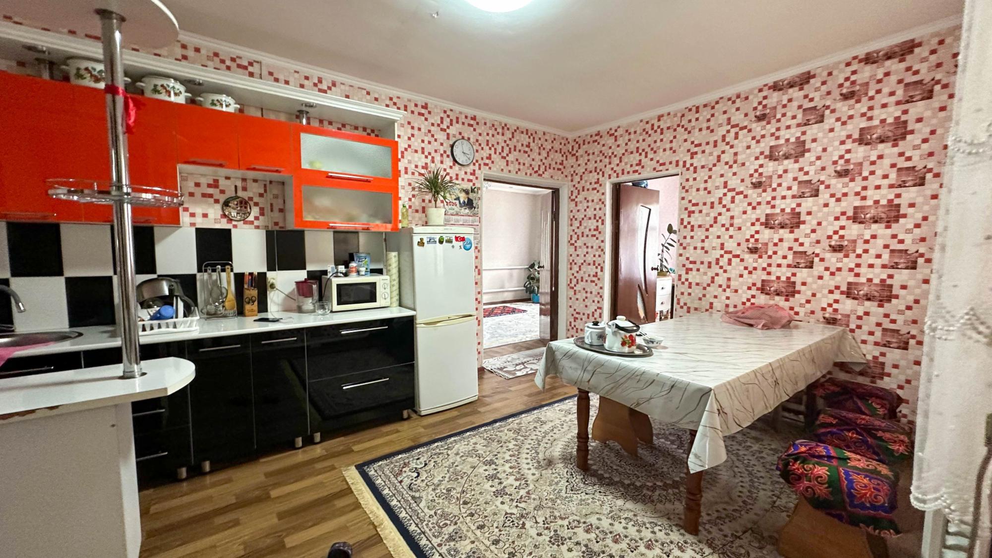 4-комнантный квартира, 71.0 м²,Бугор за 21 000 000