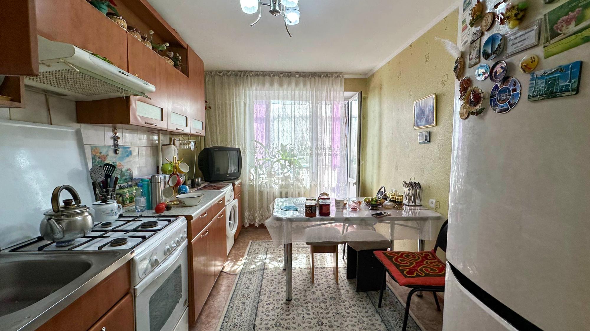 4-комнантная квартира, 71.0 м²,5 мкр за 25 000 000