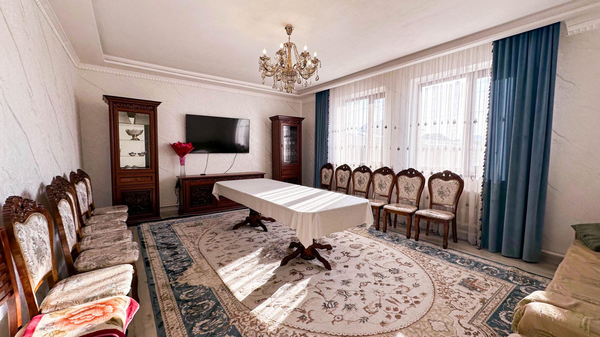 6-комнантный квартира, 132.0 м²,Айманова за 60 000 000