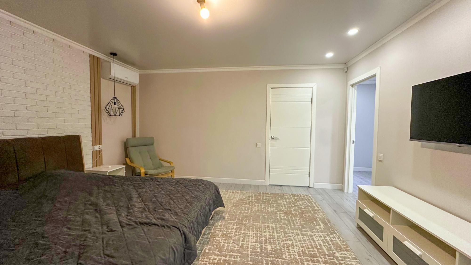 5-комнантный квартира, 238.0 м²,Калиева за 79 000 000