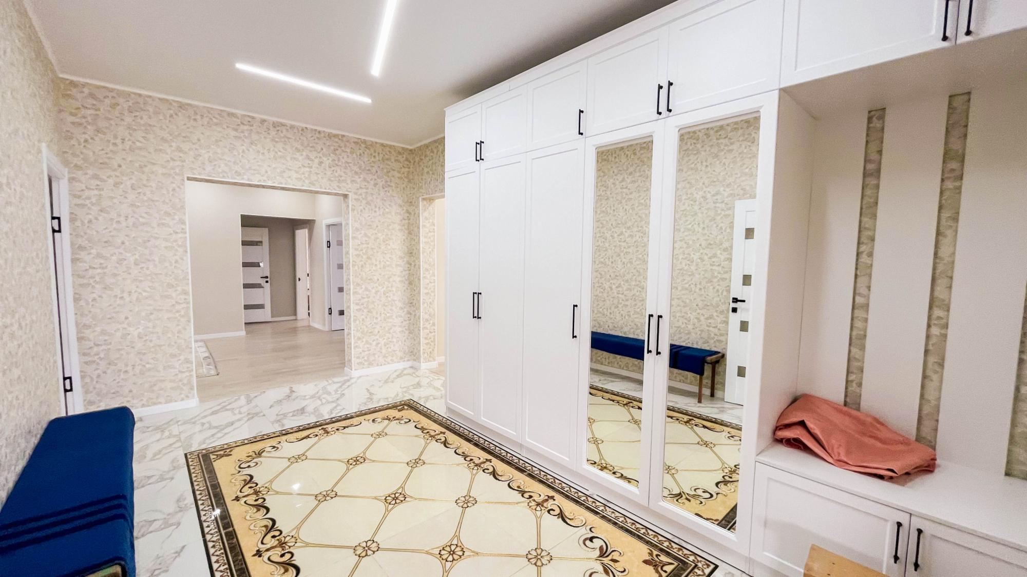 5-комнантный квартира, 200.9 м²,Баян батыра за 57 000 000