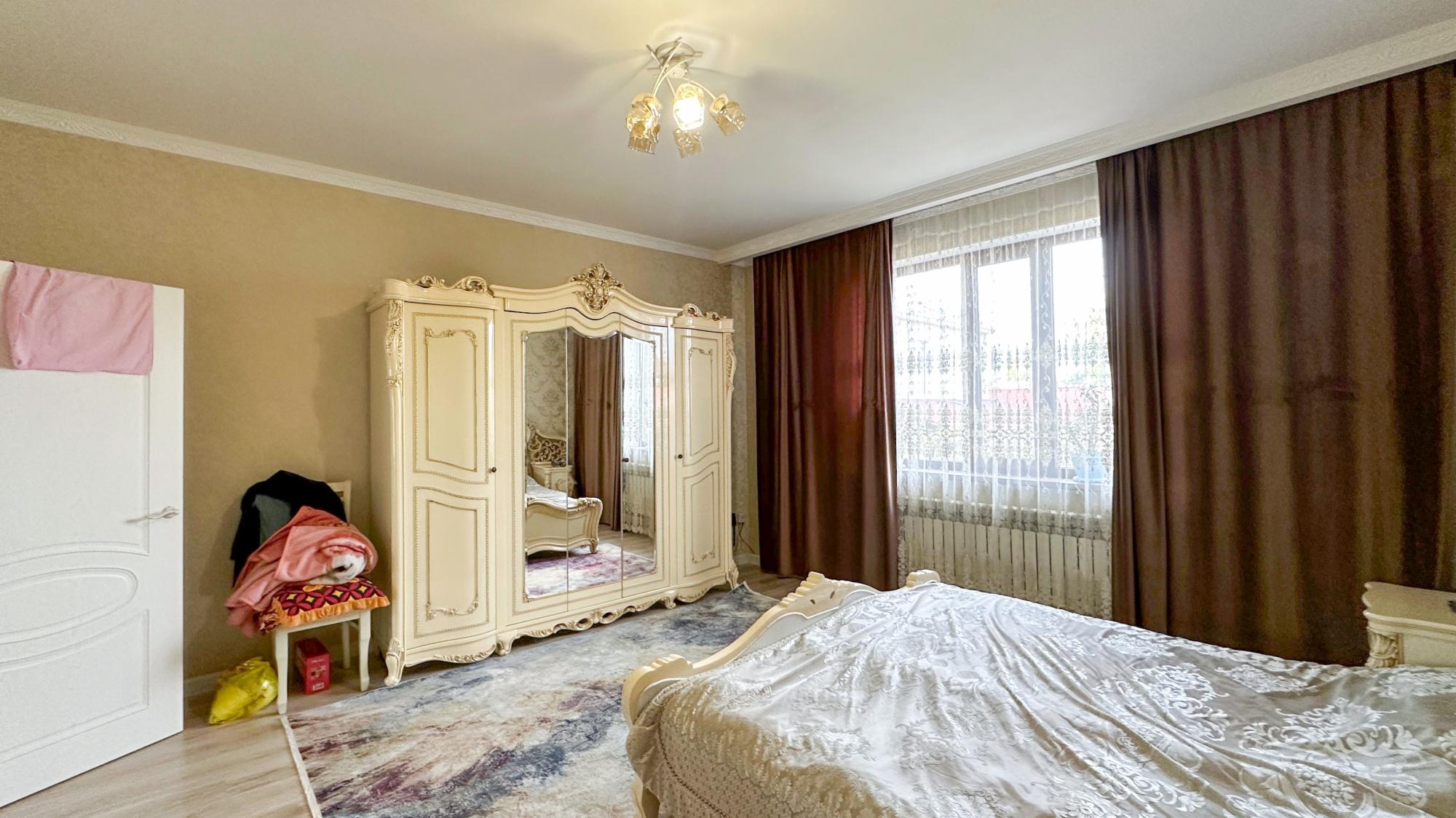 5-комнантный квартира, 180.0 м²,Жастар за 64 000 000