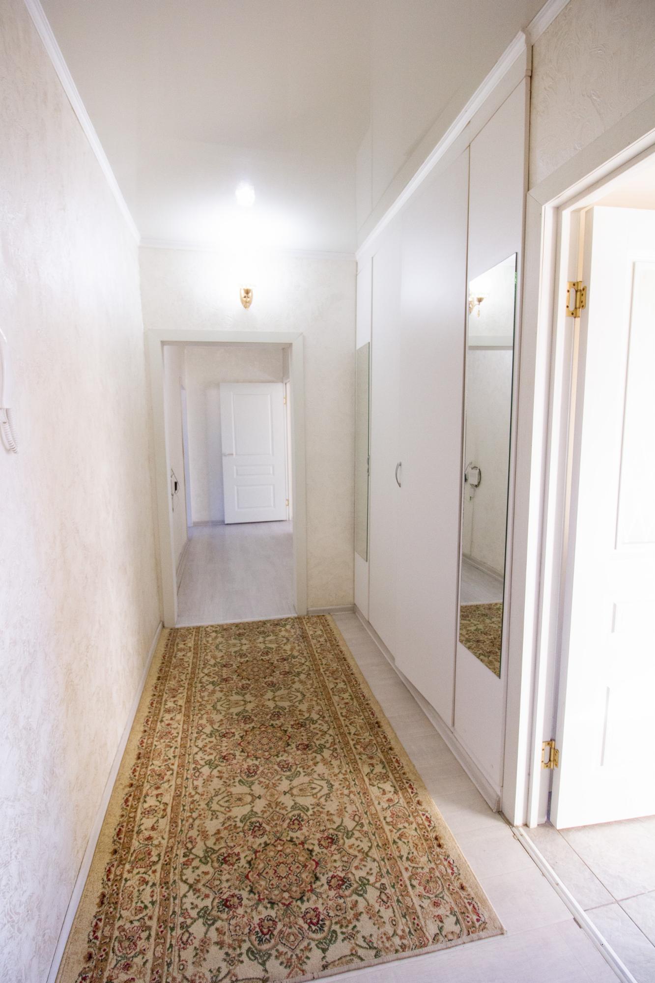 5-комнантная квартира, 107.0 м²,3 мкр за 33 000 000