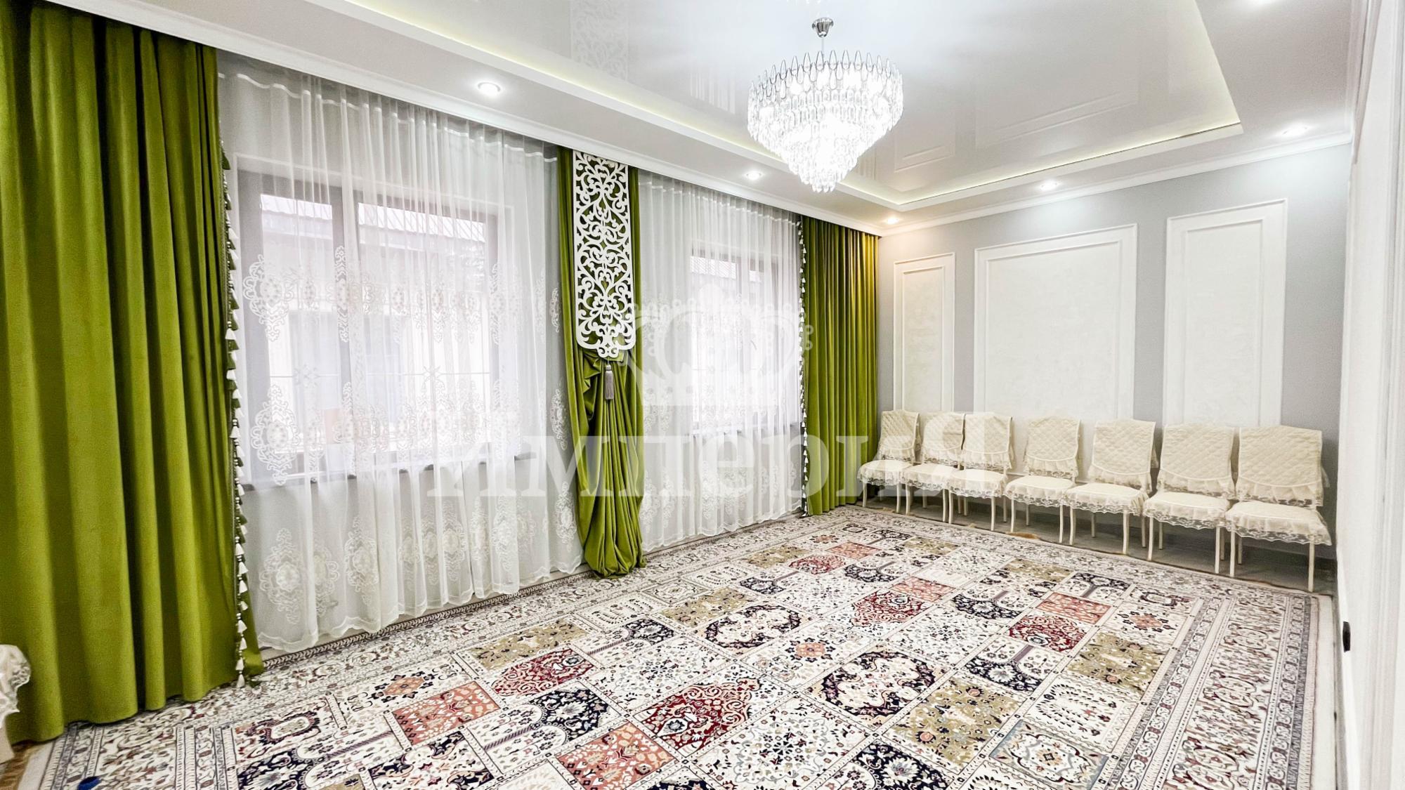 5-комнантный квартира, 173.0 м²,Момышулы за 46 000 000