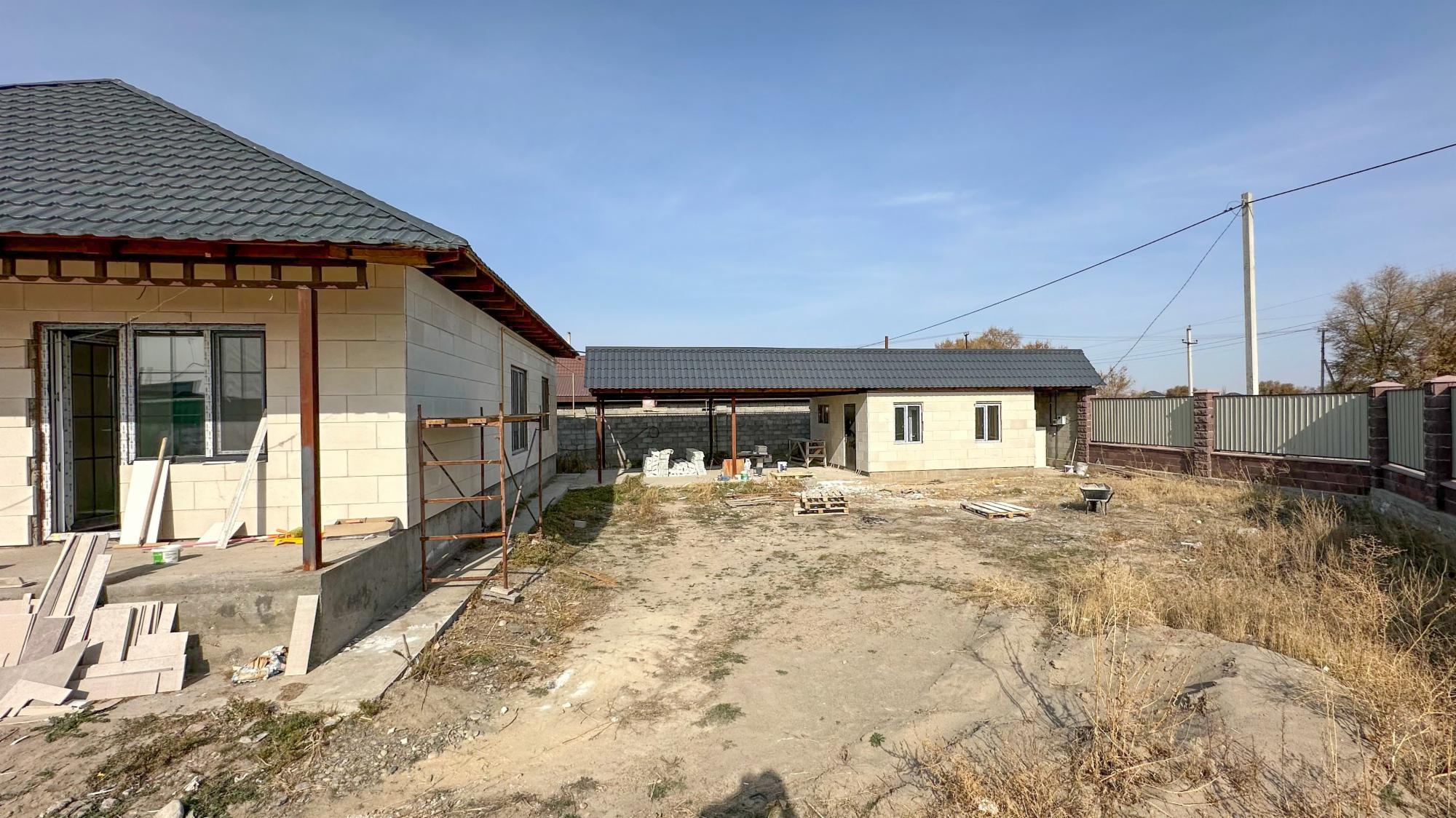 4-комнантный квартира, 138.0 м²,Абая за 45 000 000