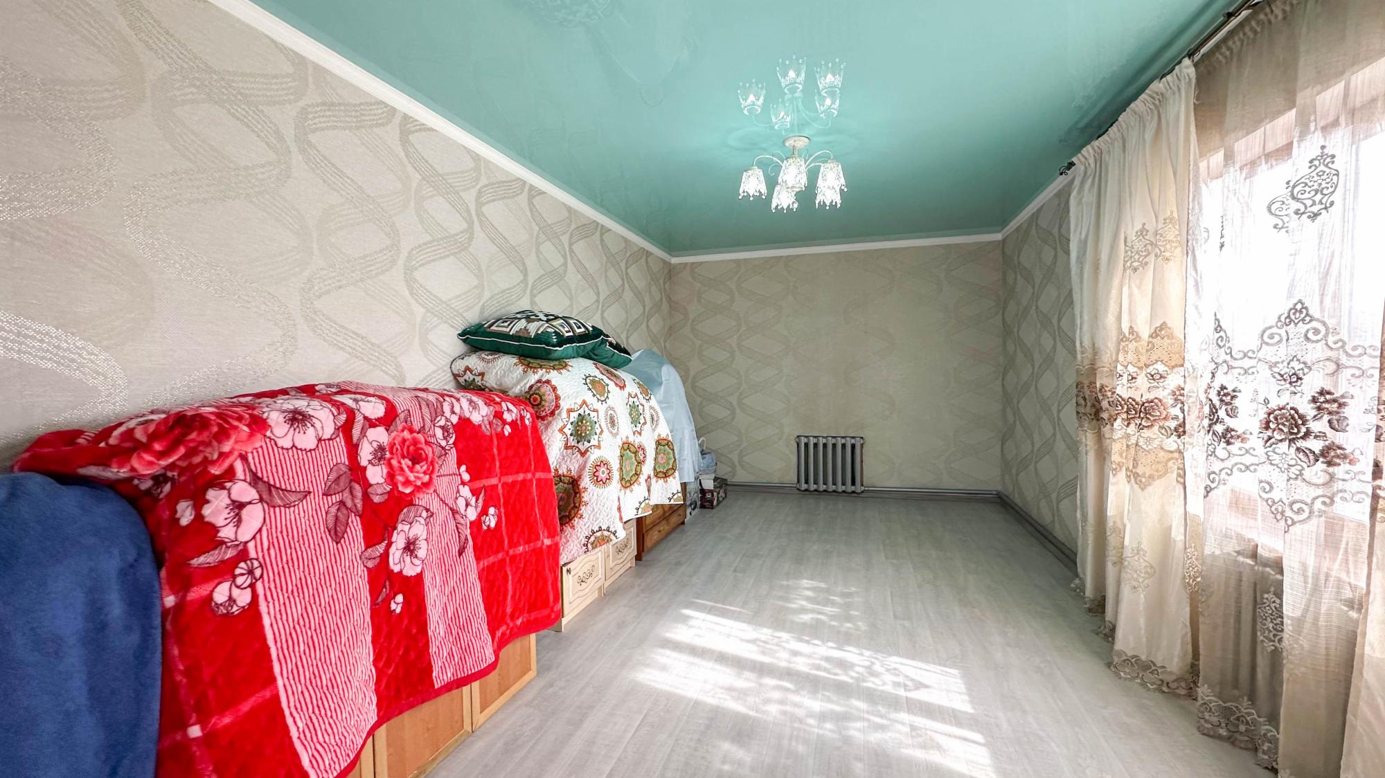 9-комнантный квартира, 300.0 м²,Алмалыбак за 87 000 000