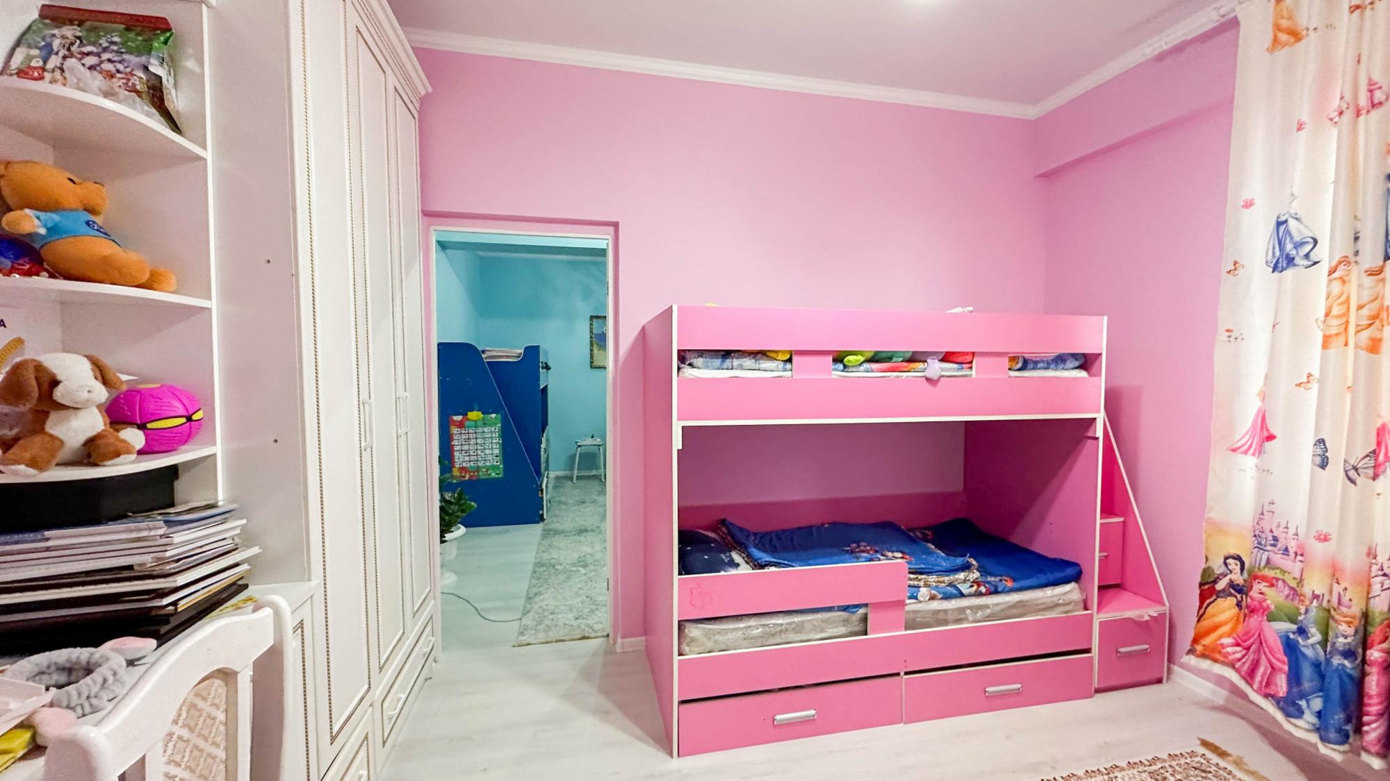 4-комнантная квартира, 130.0 м²,5 мкр за 45 000 000