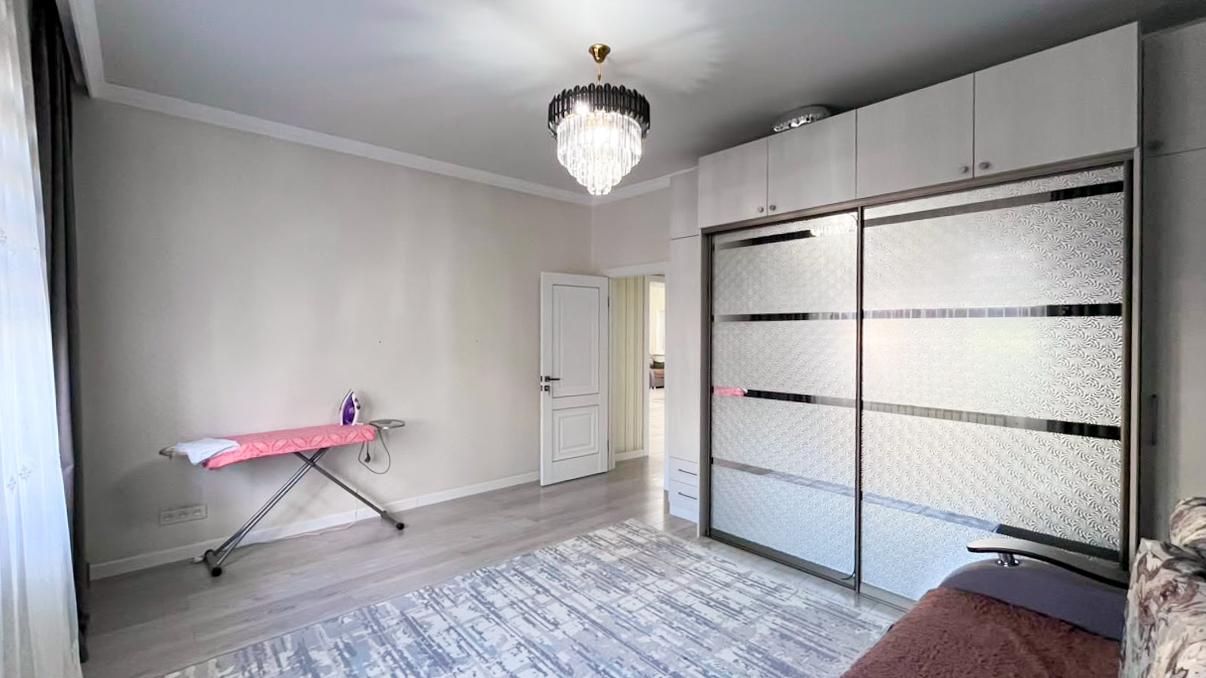 9-комнантный квартира, 215.0 м²,Коктем за 100 000 000