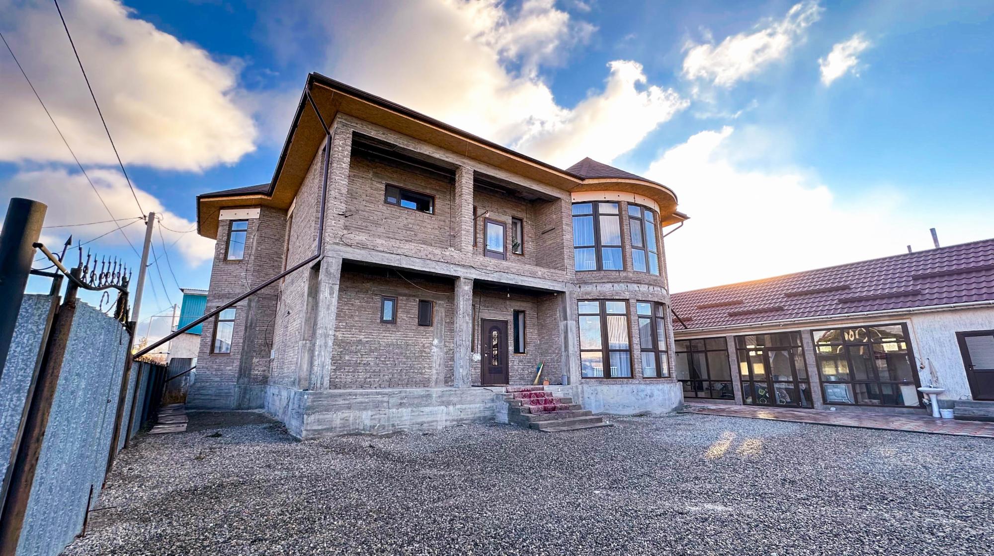 7-комнантный квартира, 323.5 м²,Ескельды Би за 100 000 000