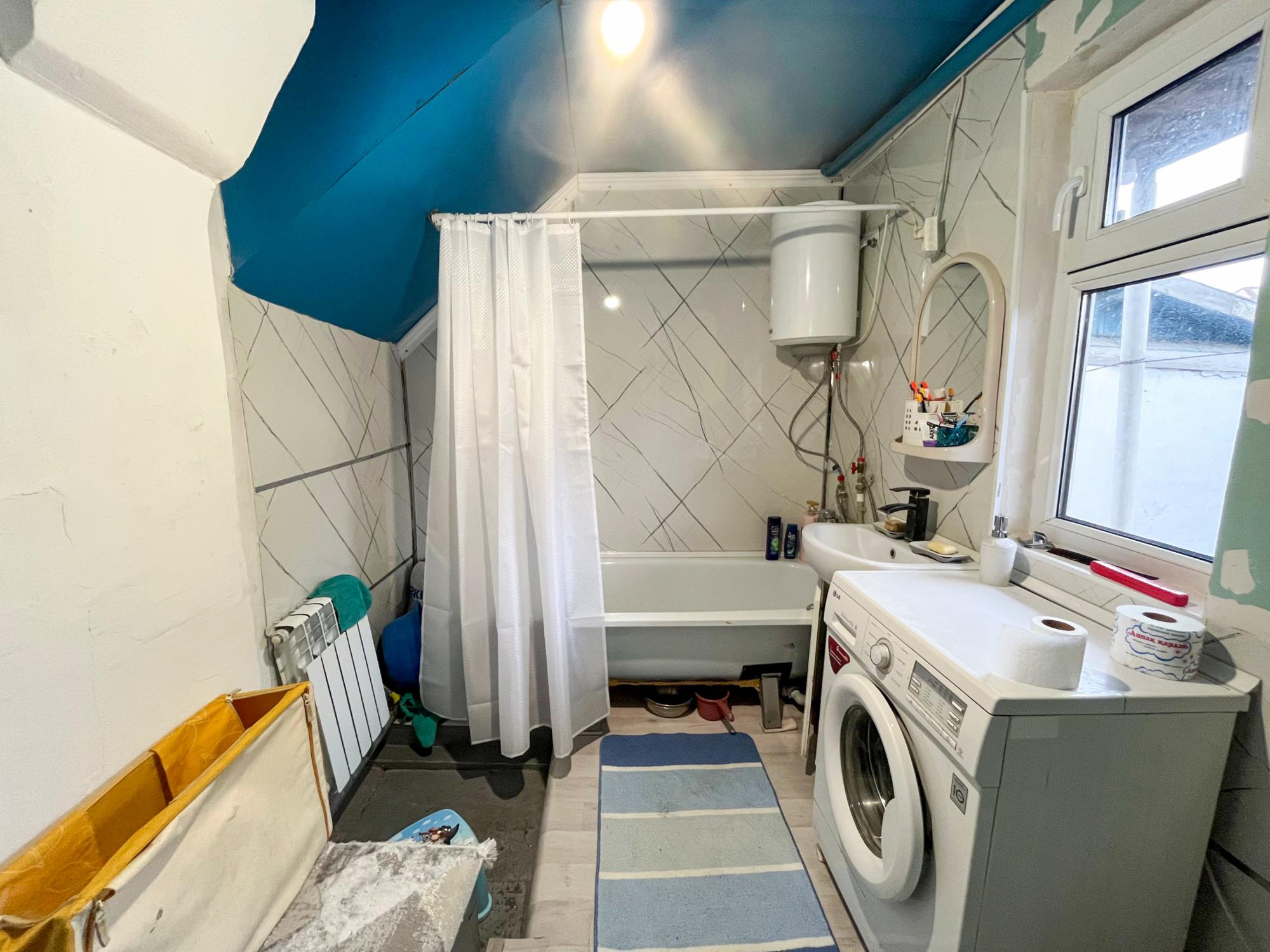 5-комнантный квартира, 93.0 м²,Асановой за 15 600 000