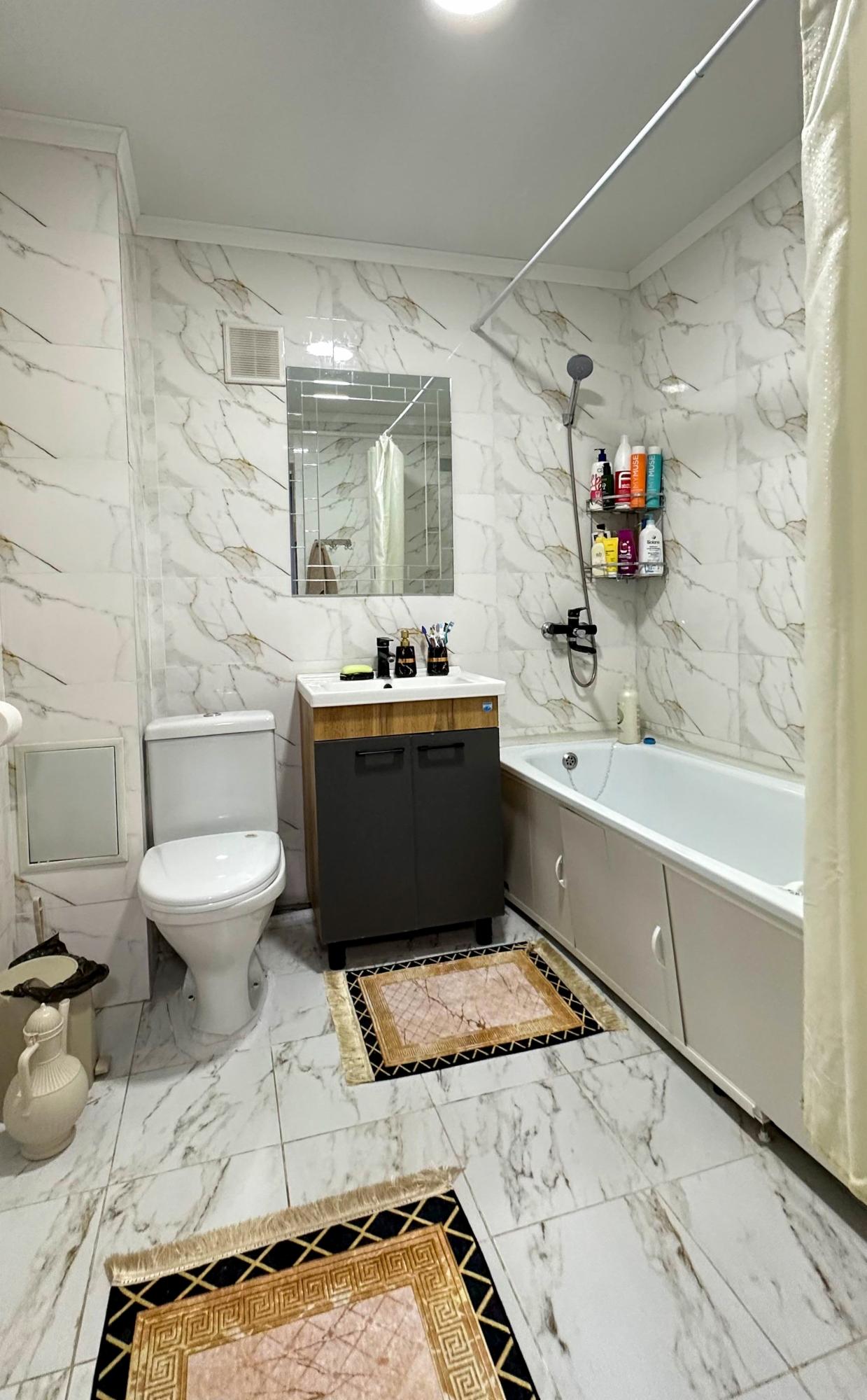 4-комнантная квартира, 70.0 м²,Жансугурова за 24 000 000