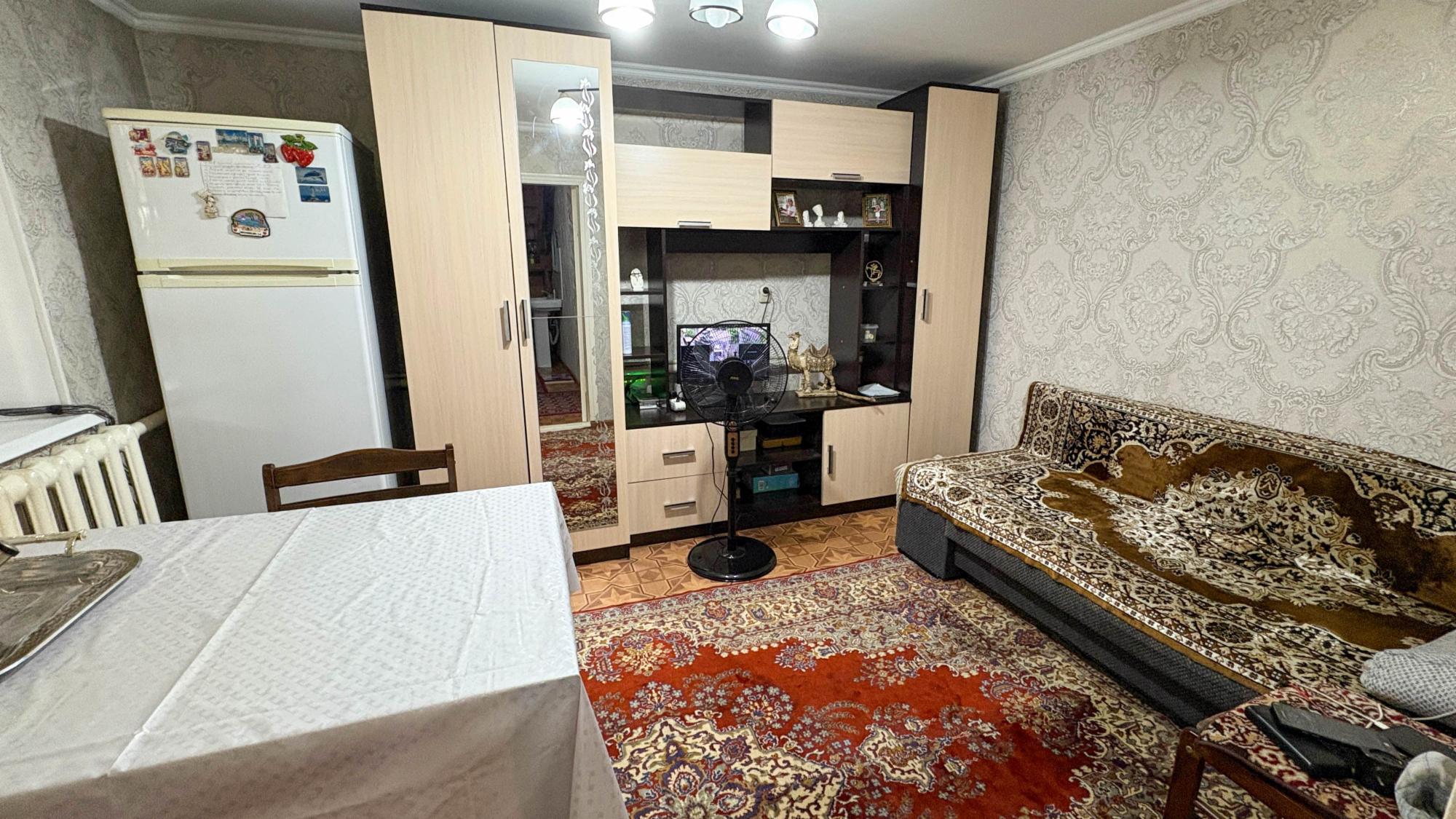 4-комнантный квартира, 200.0 м²,Тыныбаева за 45 000 000