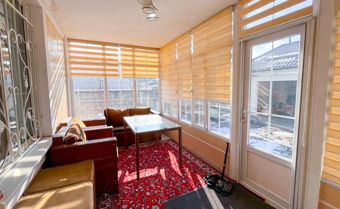 6-комнантный квартира, 300.0 м²,Базарбаева за 130 000 000