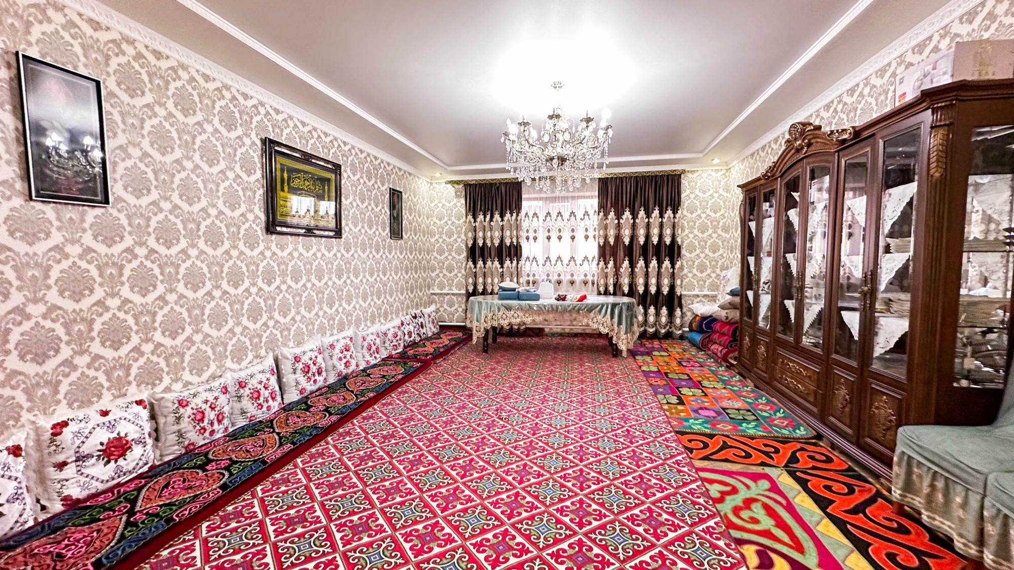 5-комнантный квартира, 196.0 м²,Жылысай за 60 000 000