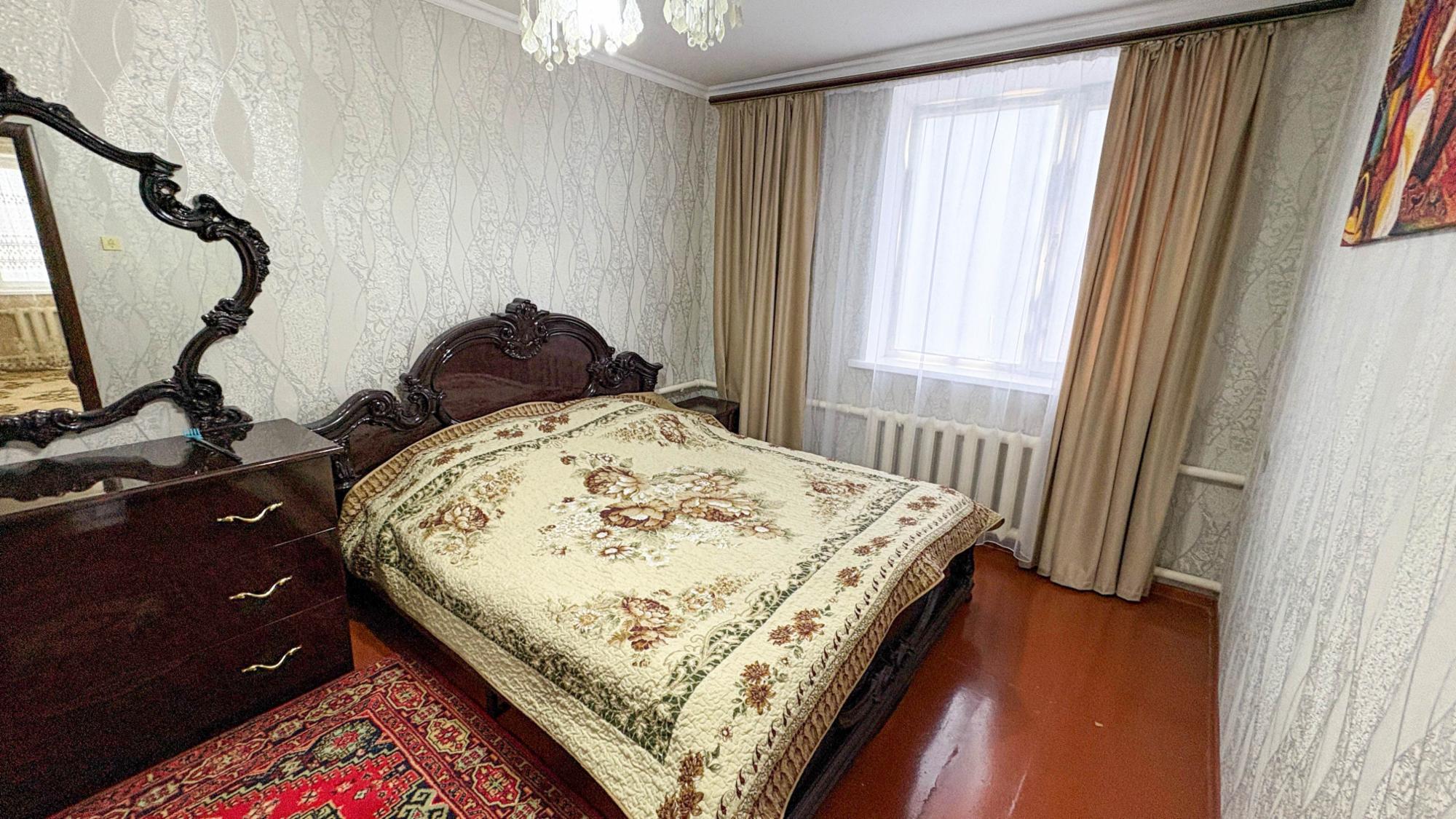 4-комнантный квартира, 200.0 м²,Тыныбаева за 45 000 000