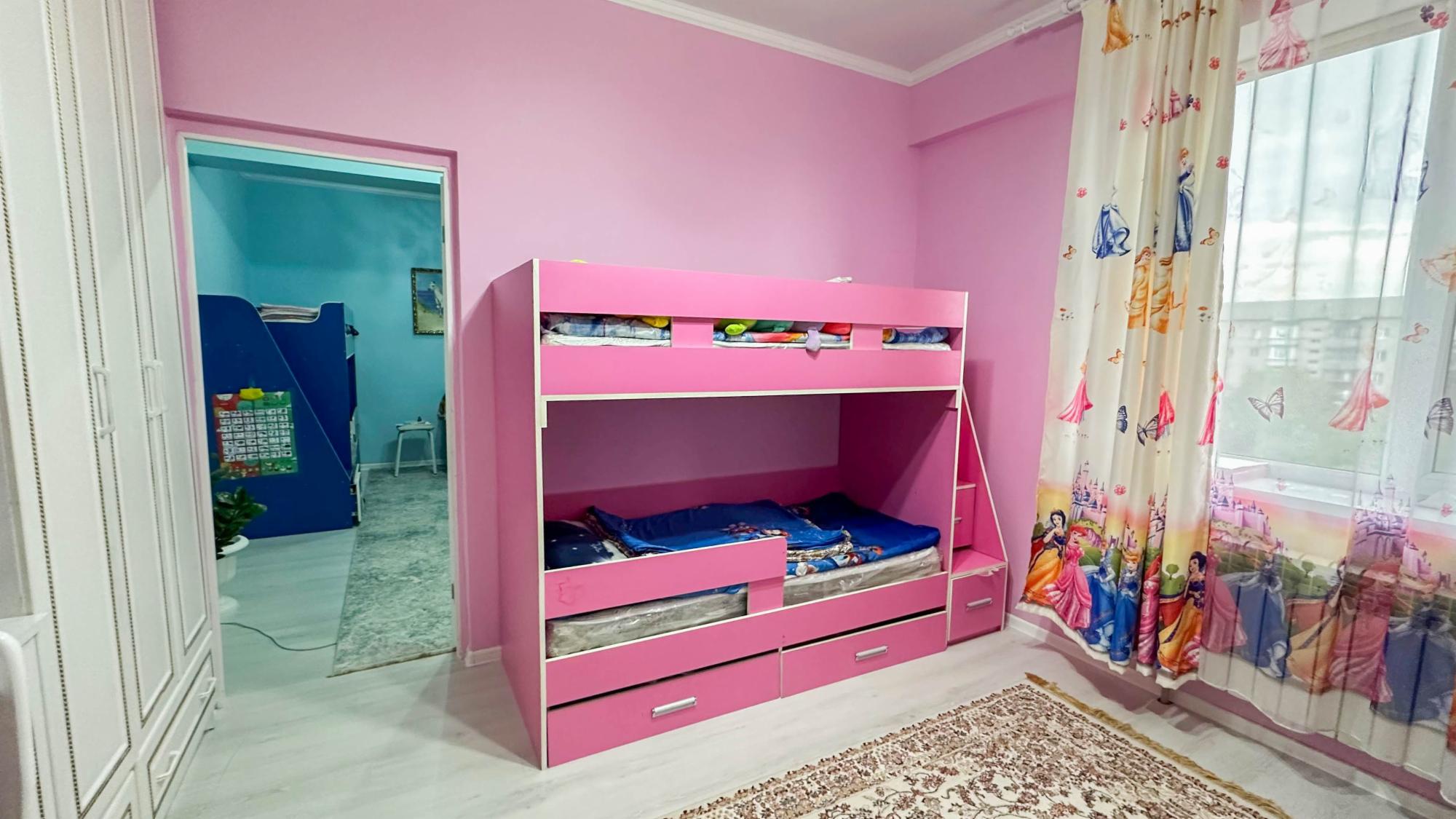 4-комнантная квартира, 130.0 м²,5 мкр за 45 000 000