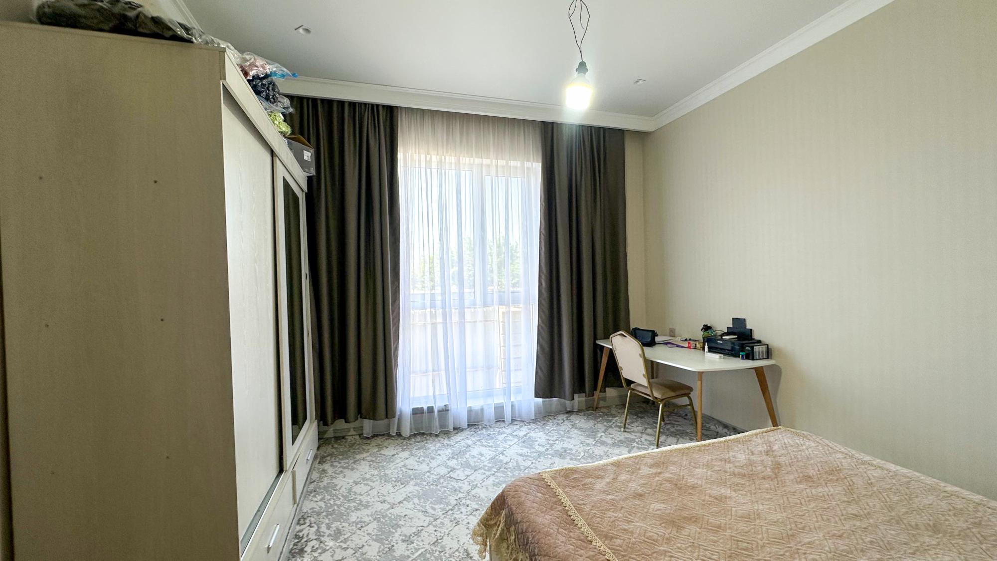 4-комнантный квартира, 227.0 м²,Базарбаева за 75 000 000