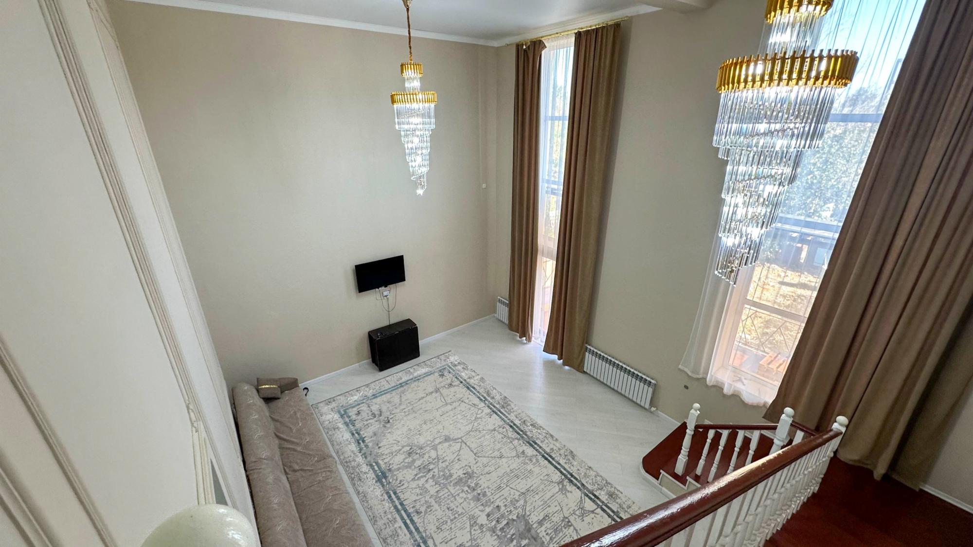 6-комнантный квартира, 280.0 м²,Аксуйская за 101 000 000