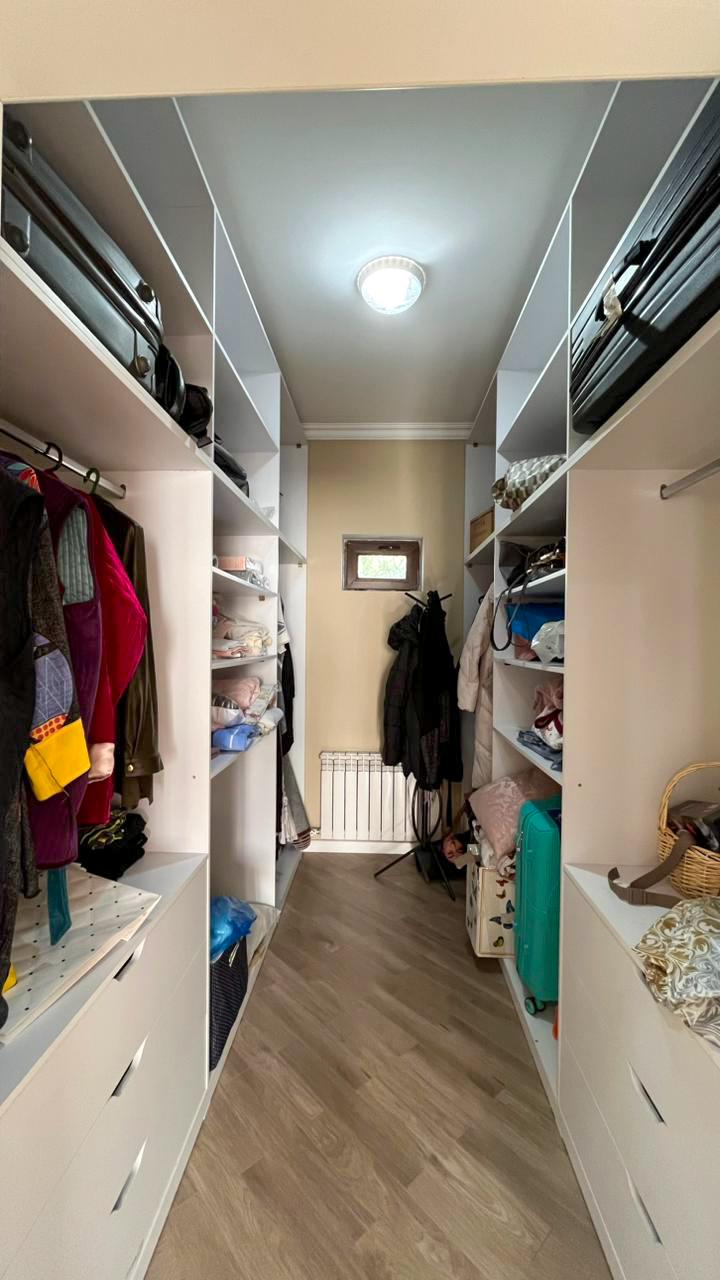 6-комнантный квартира, 236.0 м²,Ак бастау за 120 000 000