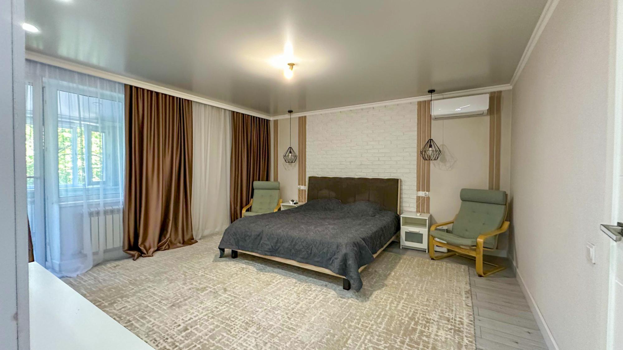 5-комнантный квартира, 238.0 м²,Калиева за 79 000 000