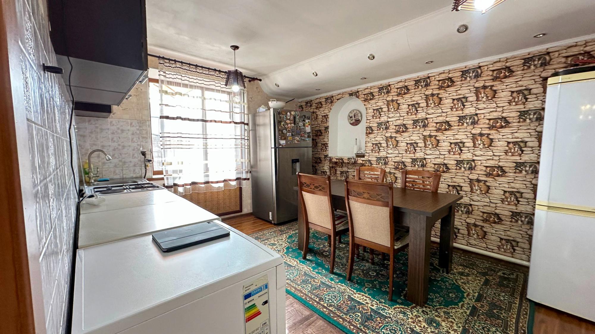 7-комнантный квартира, 263.0 м²,Базарбаева за 75 000 000