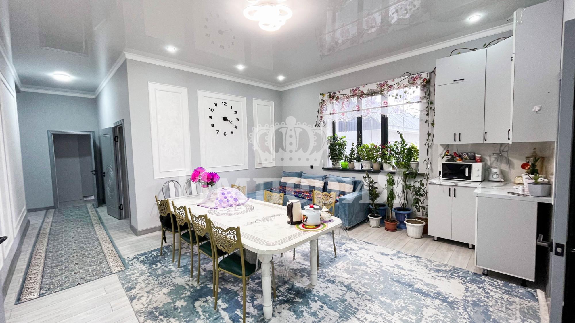 5-комнантный квартира, 173.0 м²,Момышулы за 46 000 000