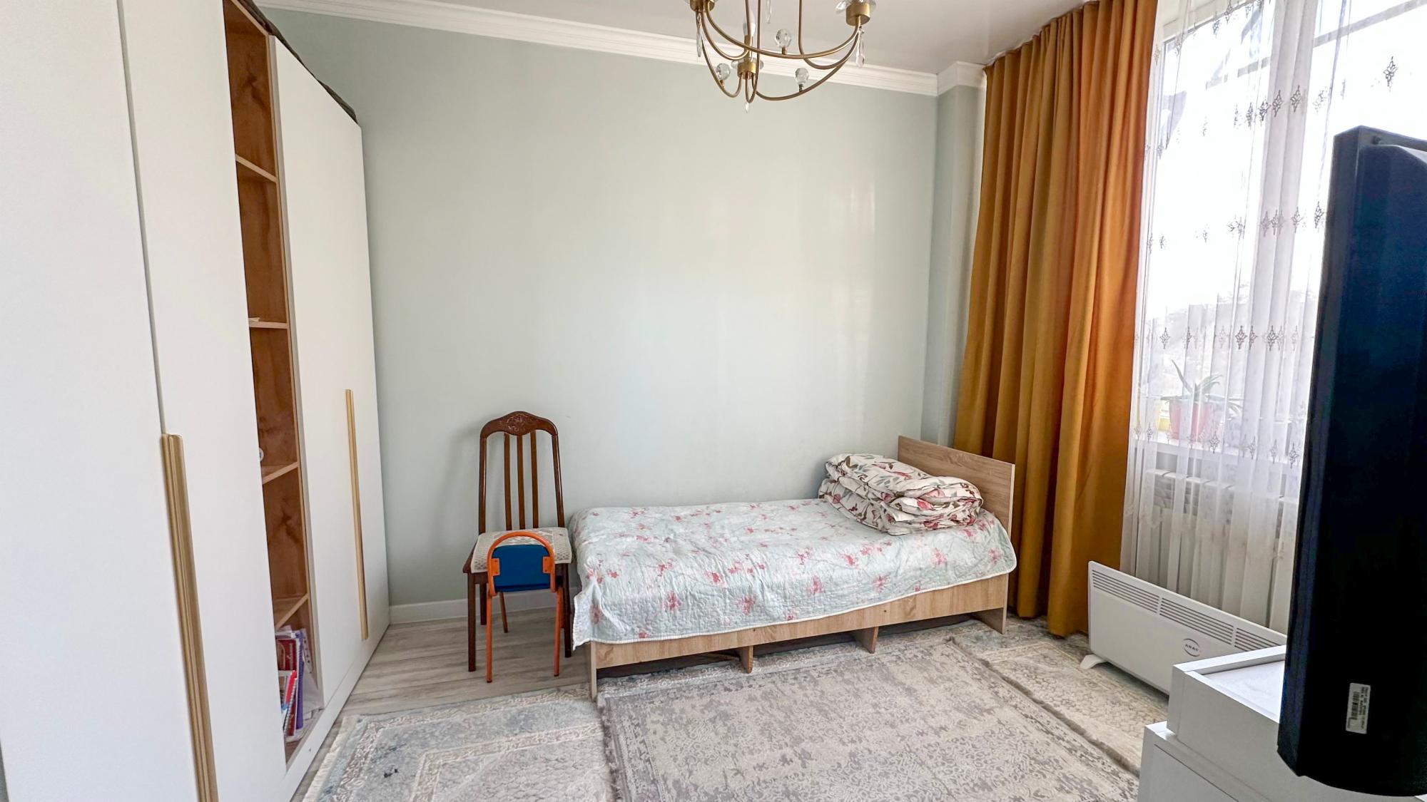 11-комнантный квартира, 620.0 м²,мкр Жастар за 180 000 000