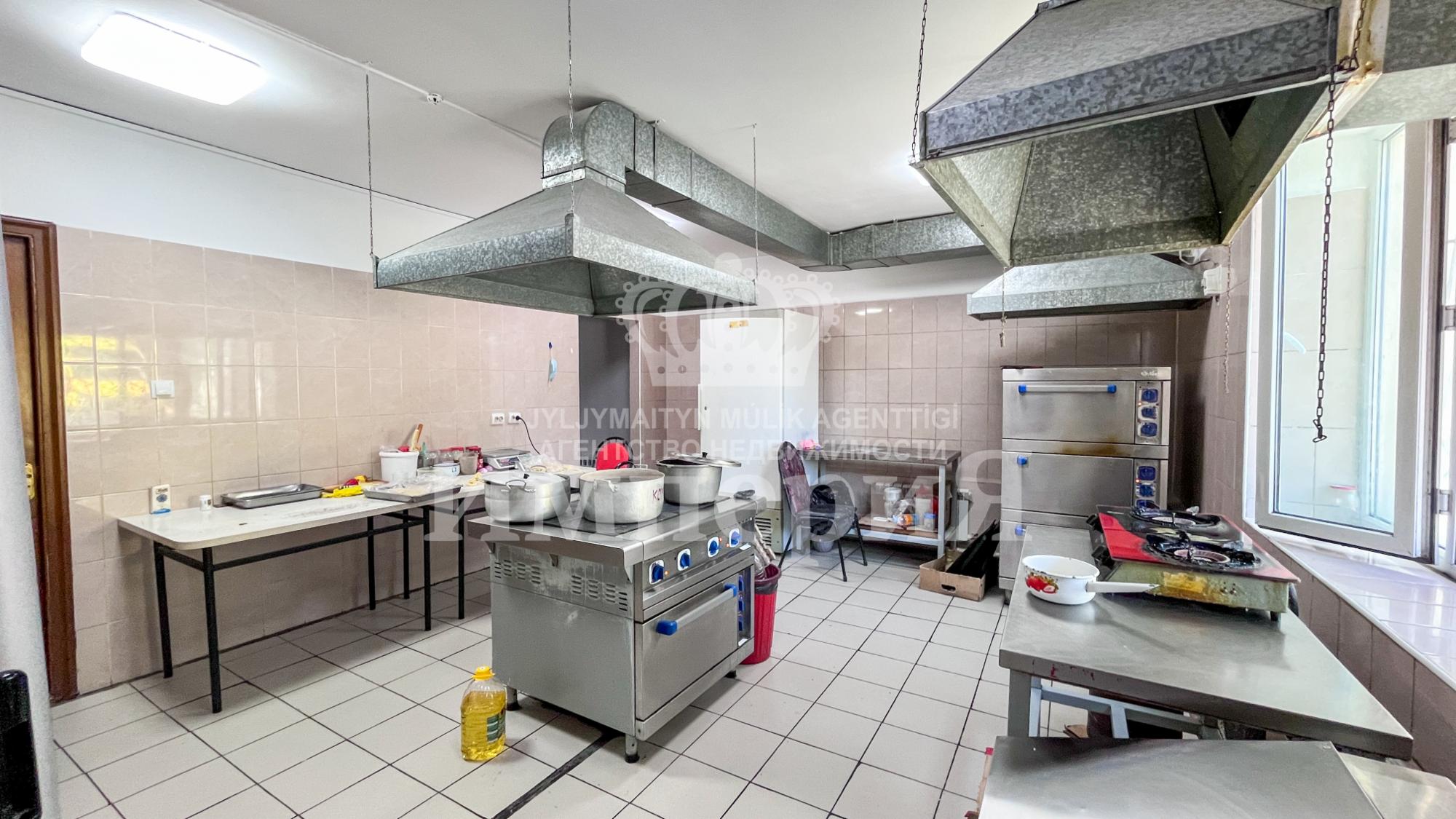 5-комнантный квартира, 145.0 м²,Абая за 55 000 000