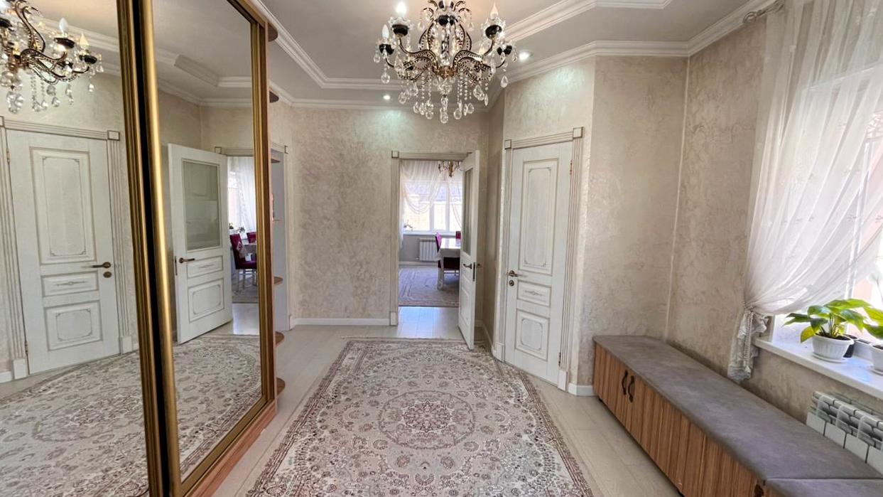 5-комнантный квартира, 185.0 м²,Кабанбай Батыра за 60 000 000