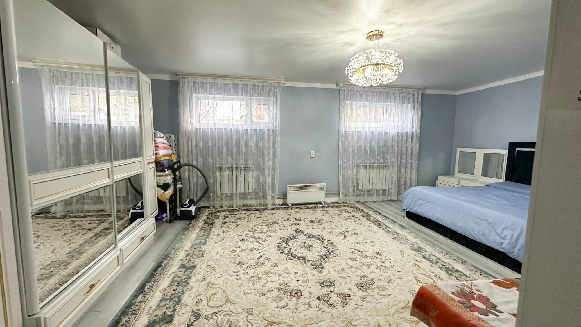 11-комнантный квартира, 620.0 м²,Желтоксан за 180 000 000