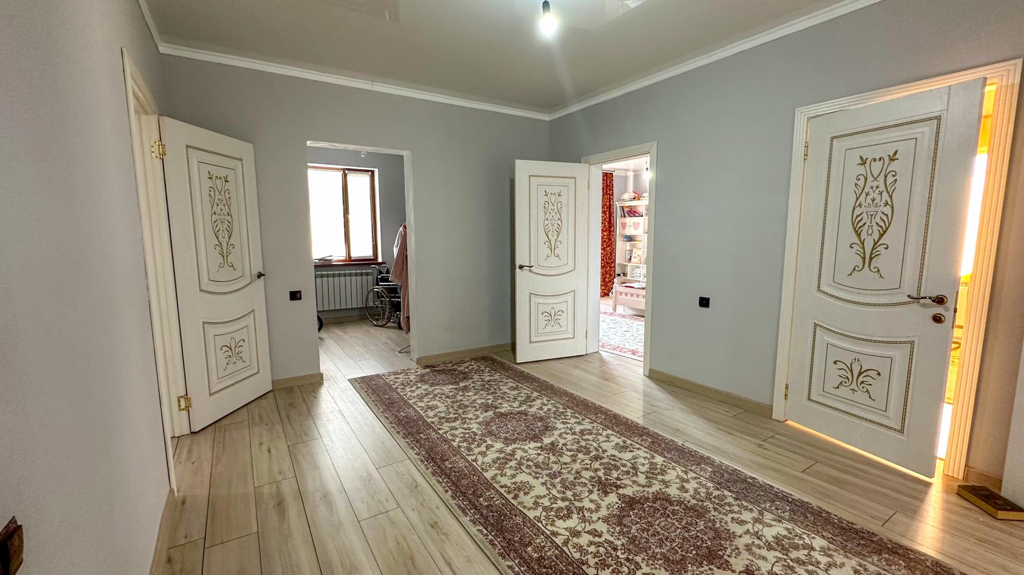 6-комнантный квартира, 273.0 м²,Жылысай за 63 000 000