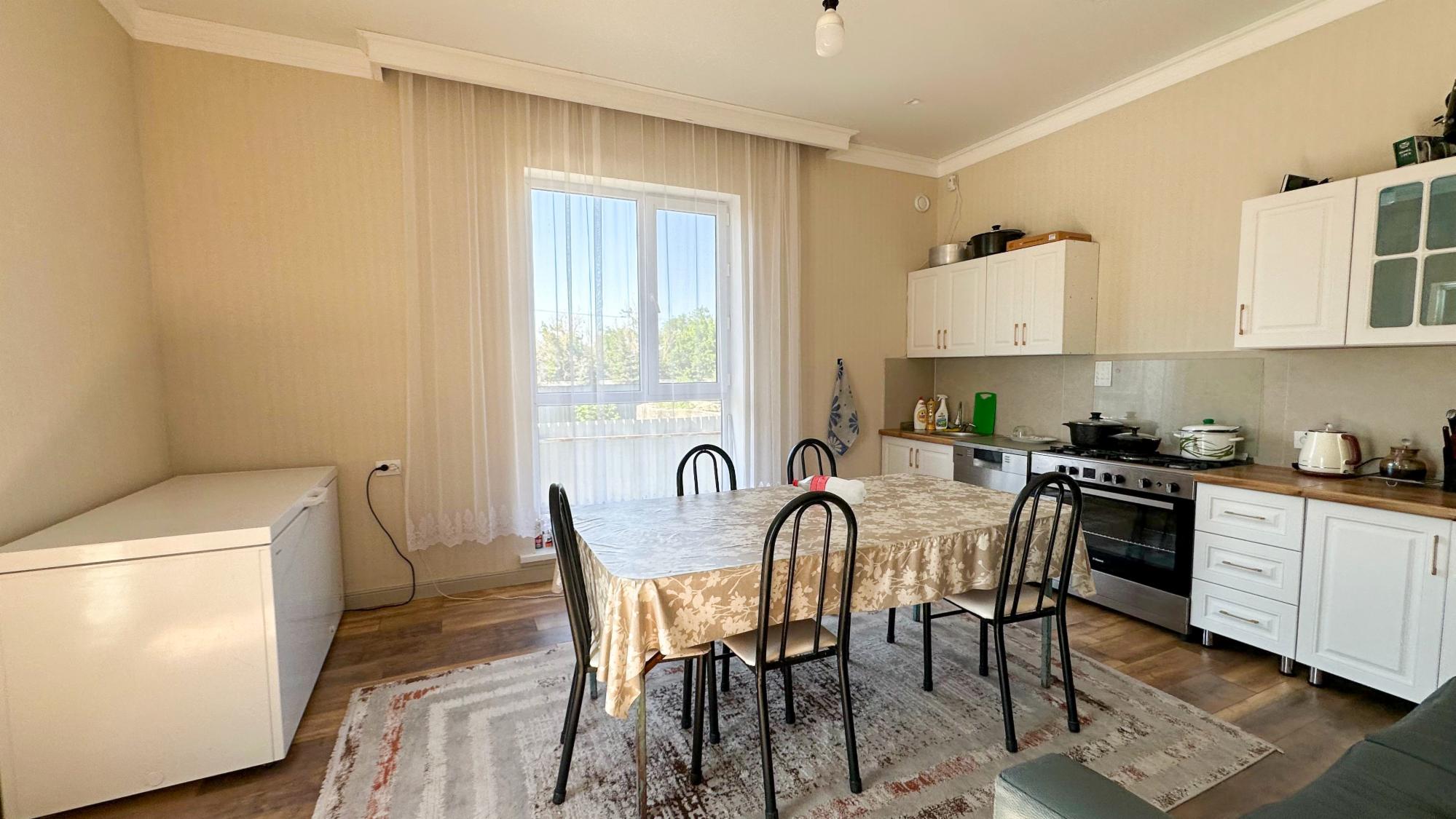4-комнантный квартира, 227.0 м²,Базарбаева за 75 000 000