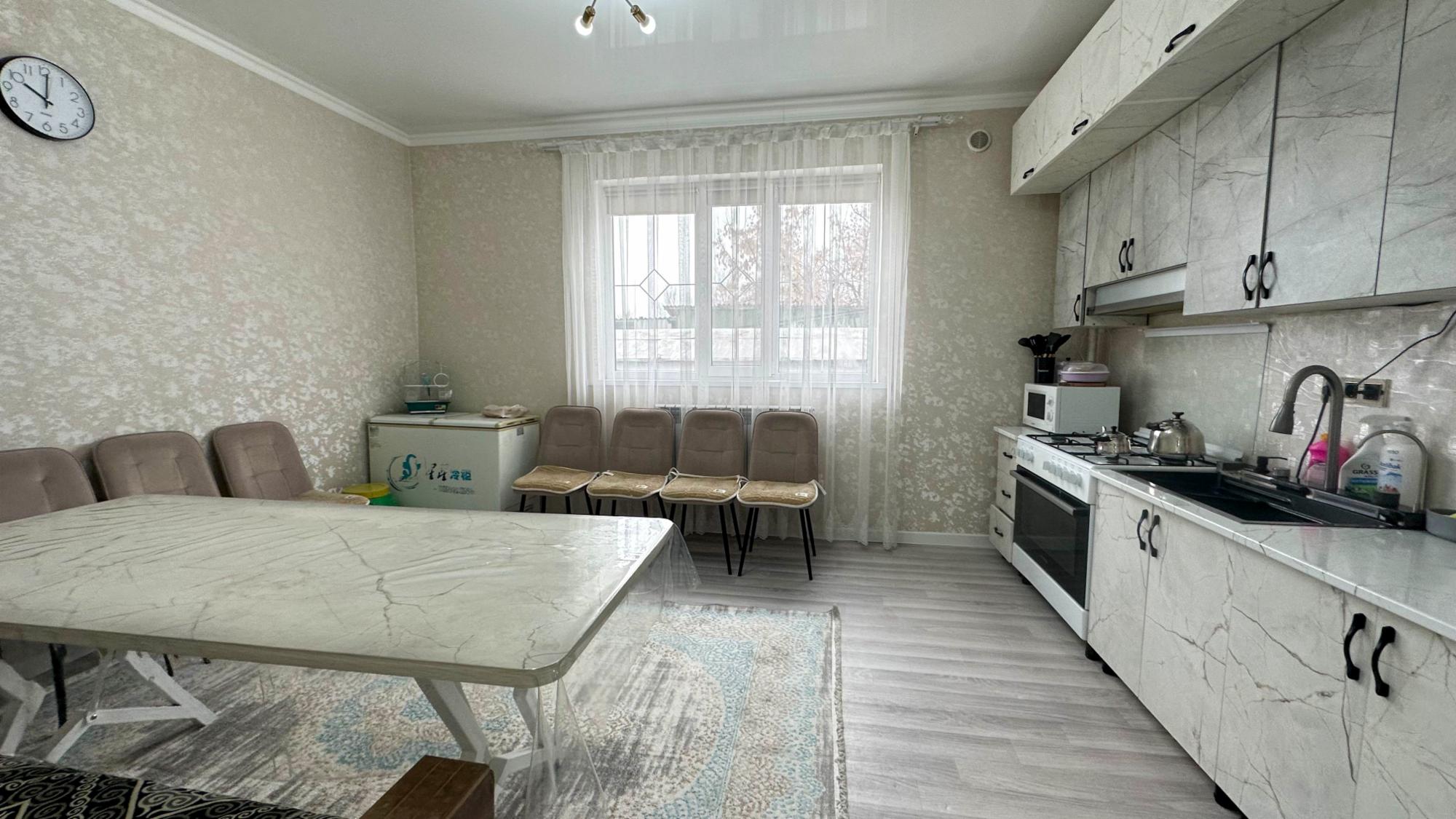 4-комнантный квартира, 128.0 м²,Сулеева за 35 000 000