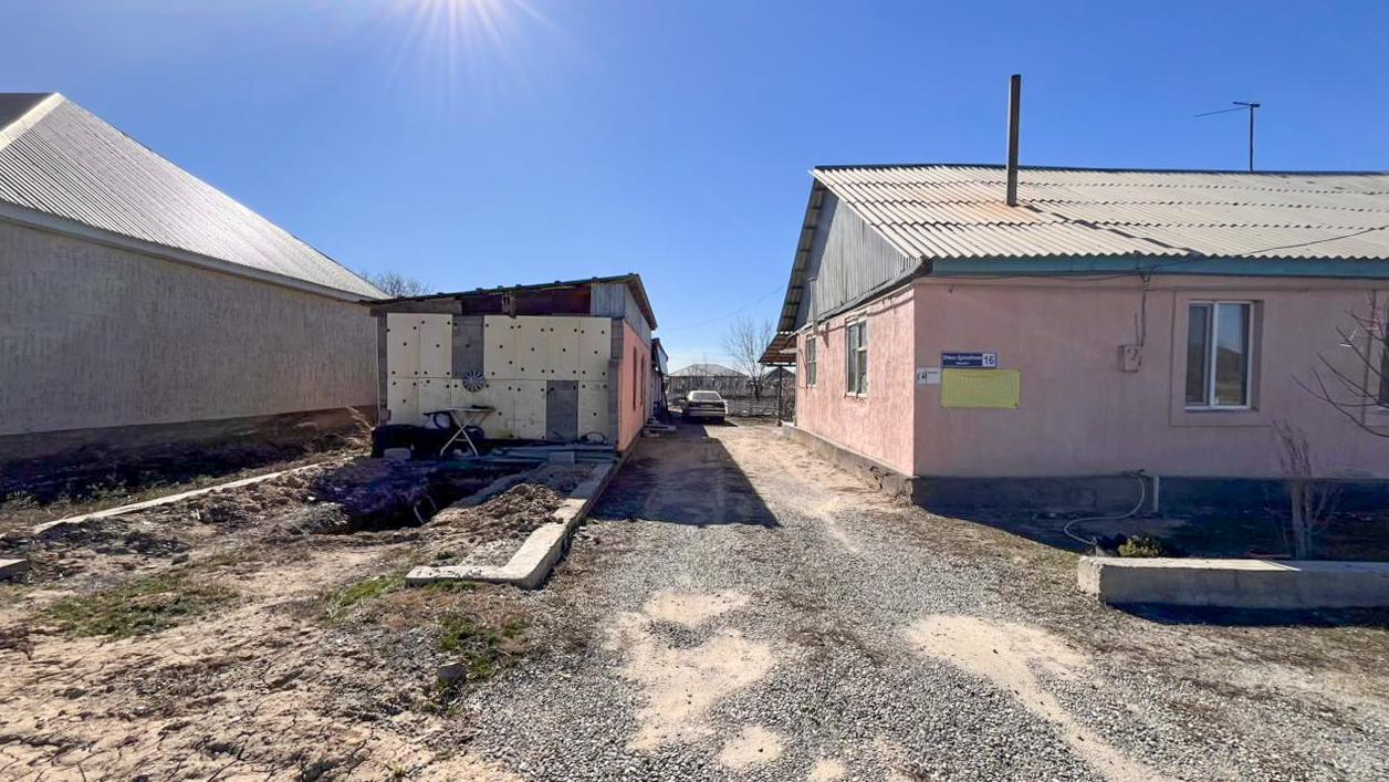 4-комнантный квартира, 114.0 м²,Кулжабеков за 19 000 000