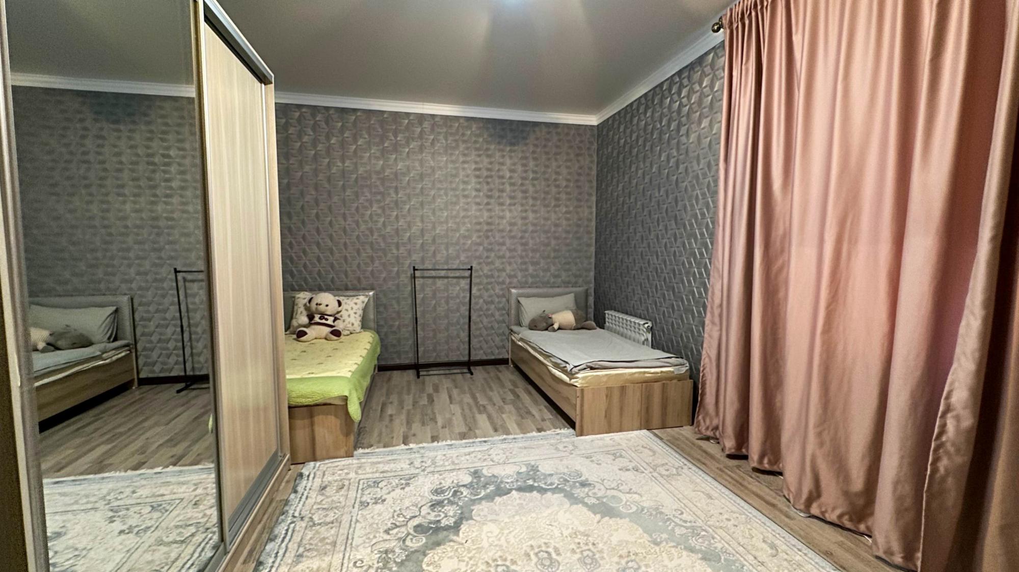 7-комнантный квартира, 232.8 м²,Алимжанова за 65 000 000