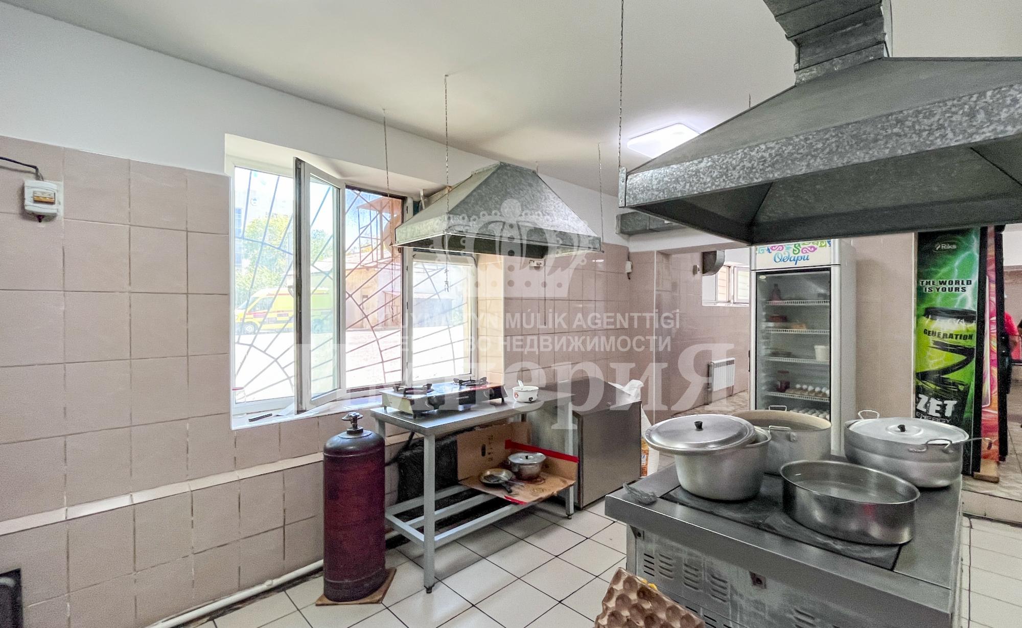 5-комнантный квартира, 145.0 м²,Абая за 55 000 000
