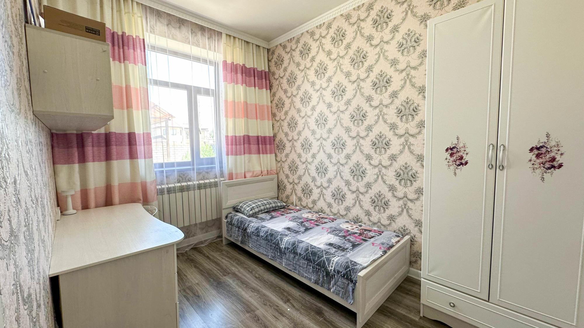 6-комнантный квартира, 160.0 м²,Есенберлина за 63 000 000