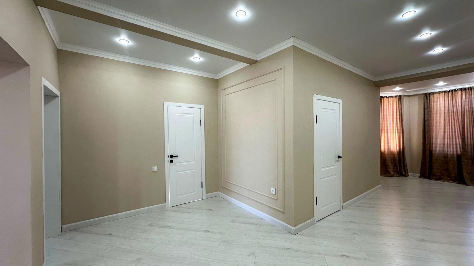 6-комнантный квартира, 280.0 м²,Аксуйская за 101 000 000