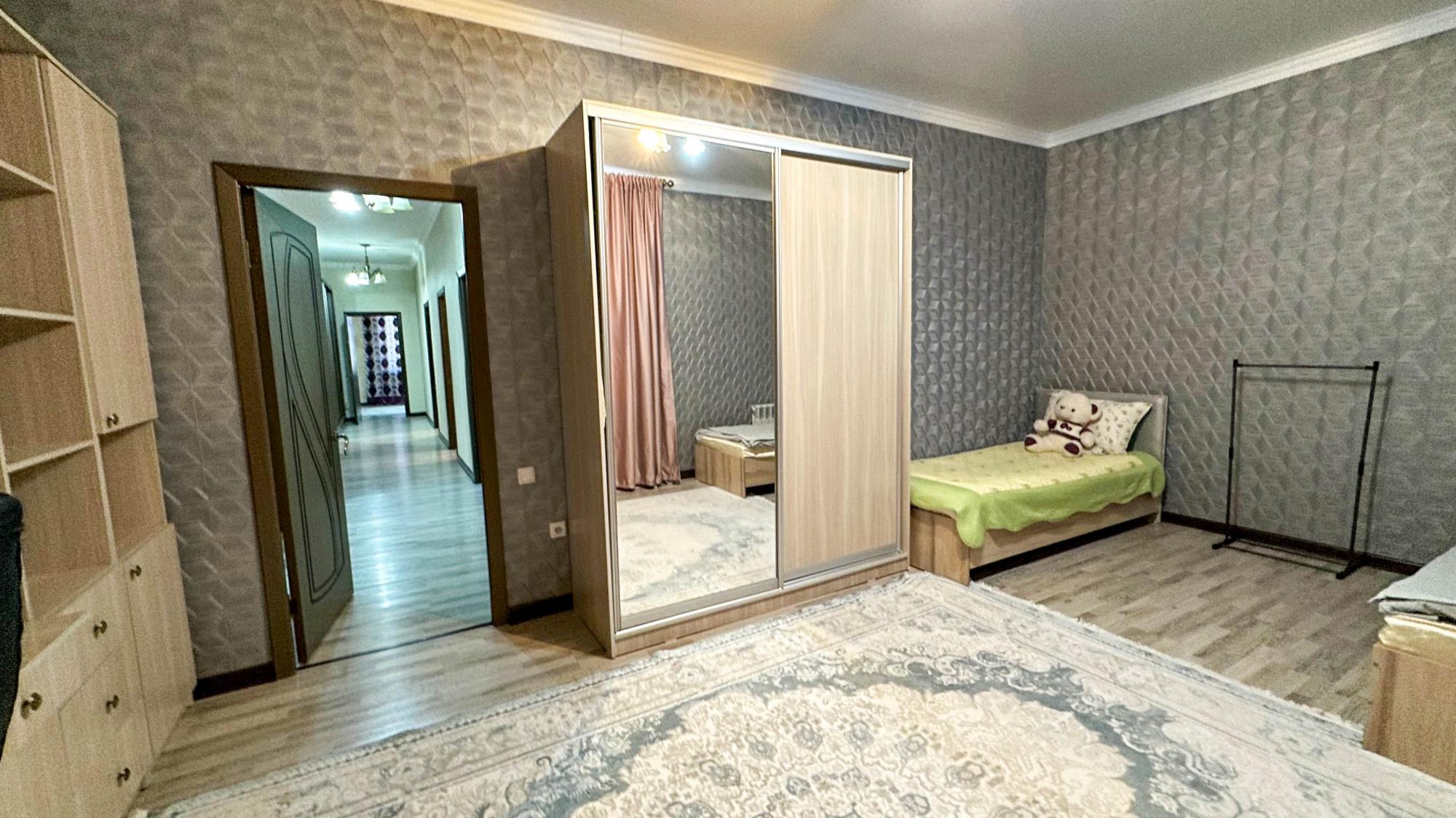 7-комнантный квартира, 232.8 м²,Алимжанова за 65 000 000