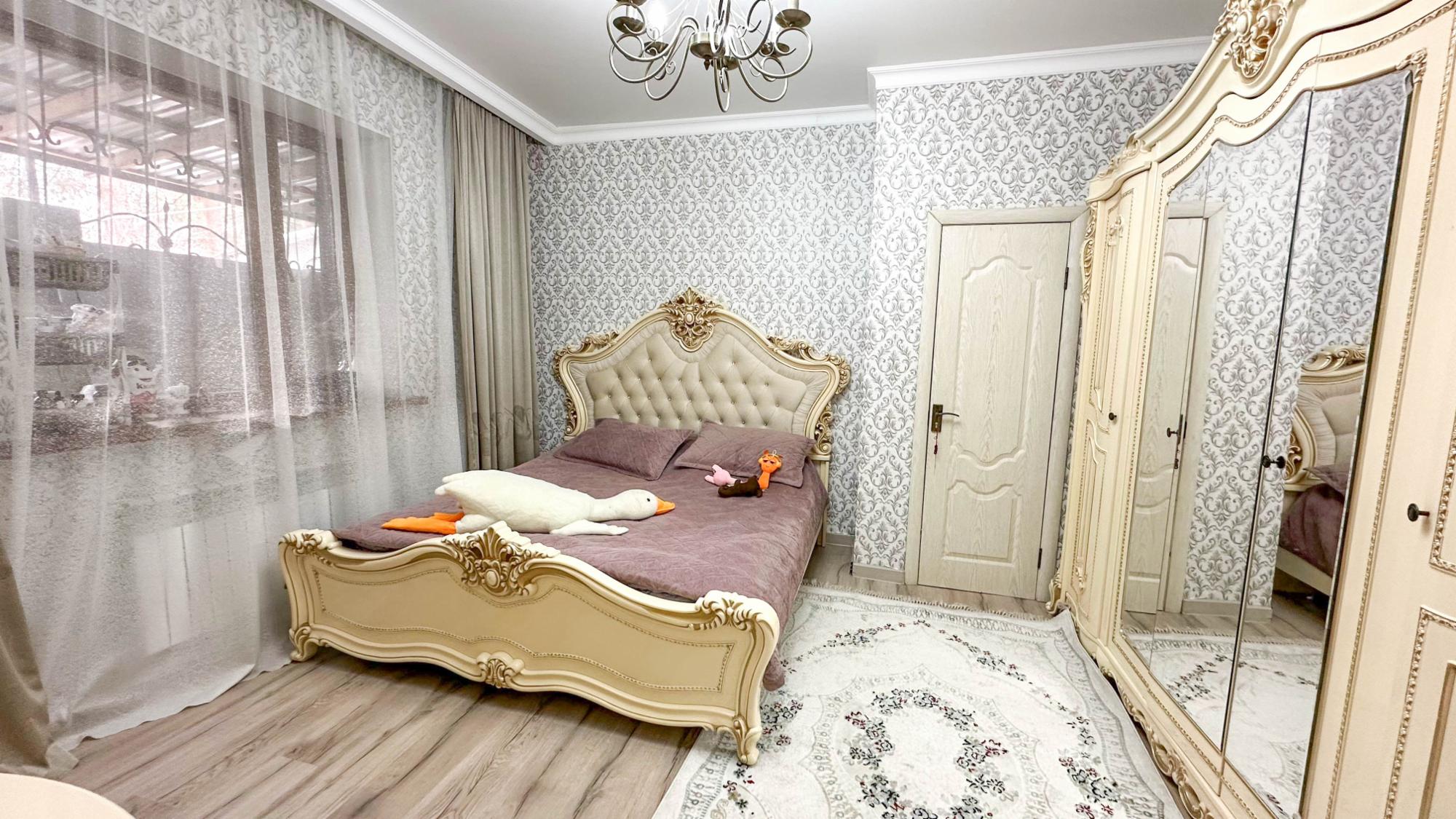 5-комнантный квартира, 176.0 м²,Абылай Хана за 42 000 000