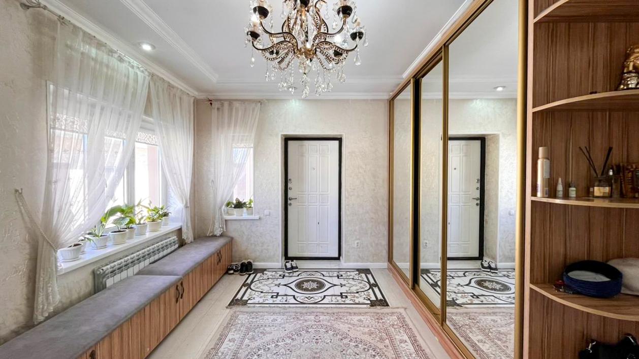 5-комнантный квартира, 185.0 м²,Кабанбай Батыра за 60 000 000