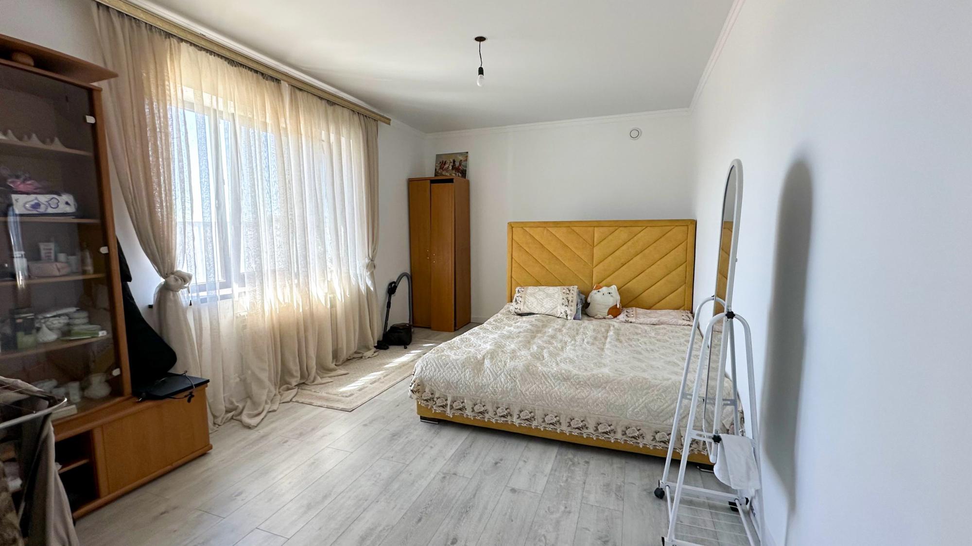 4-комнантный квартира, 150.0 м²,3 улица за 33 000 000