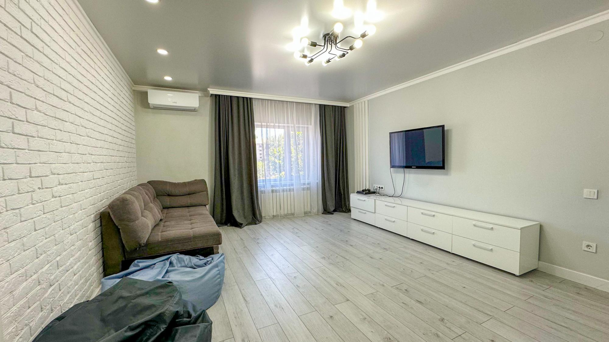 5-комнантный квартира, 238.0 м²,Калиева за 79 000 000